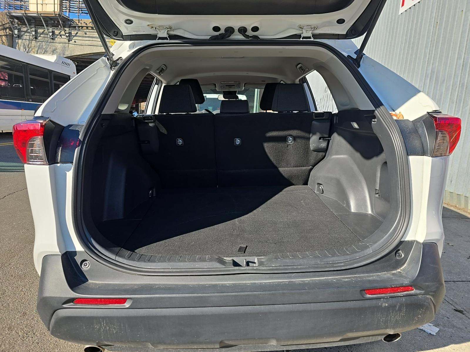 2024 Toyota RAV4 LE FWD