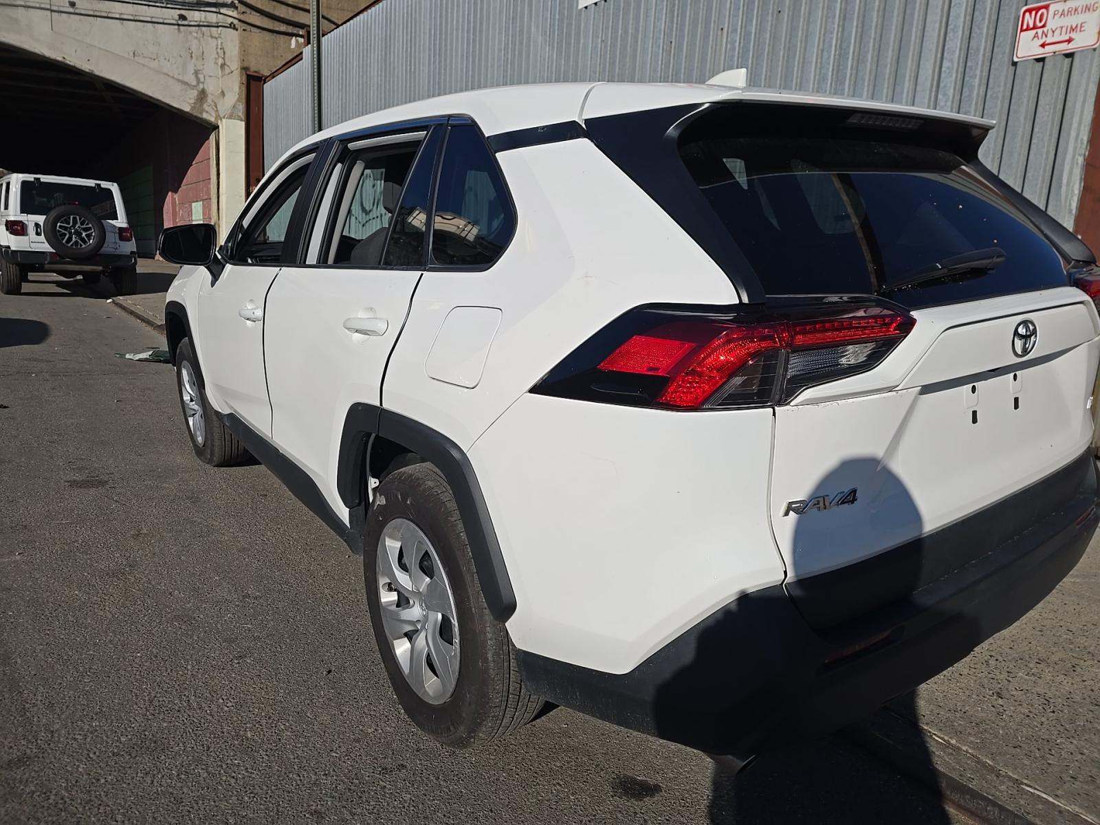2024 Toyota RAV4 LE FWD