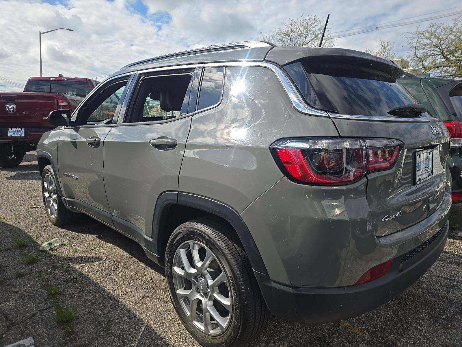2023 Jeep Compass Latitude Lux AWD