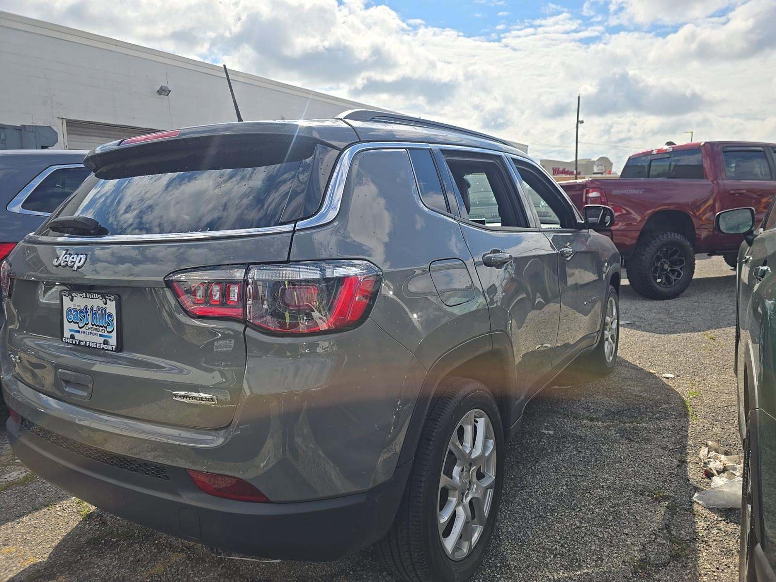 2023 Jeep Compass Latitude Lux AWD