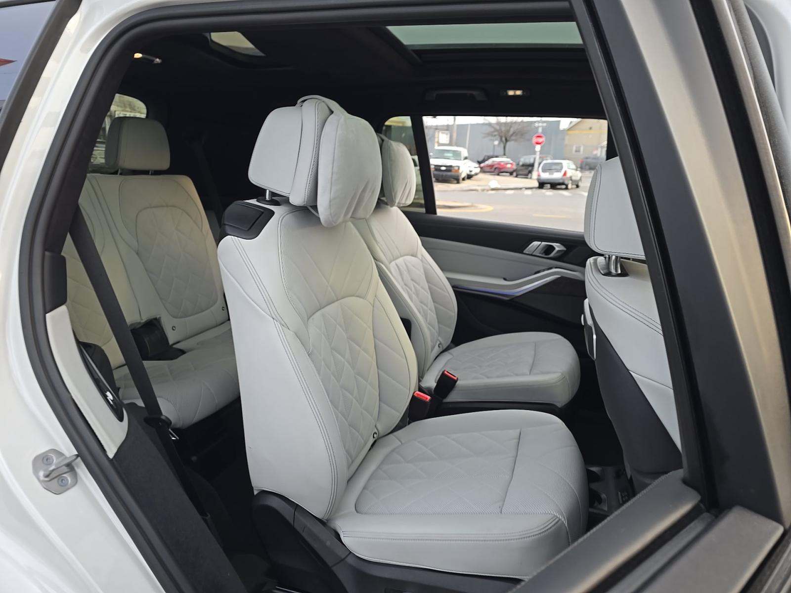 2023 BMW X7 xDrive40i AWD