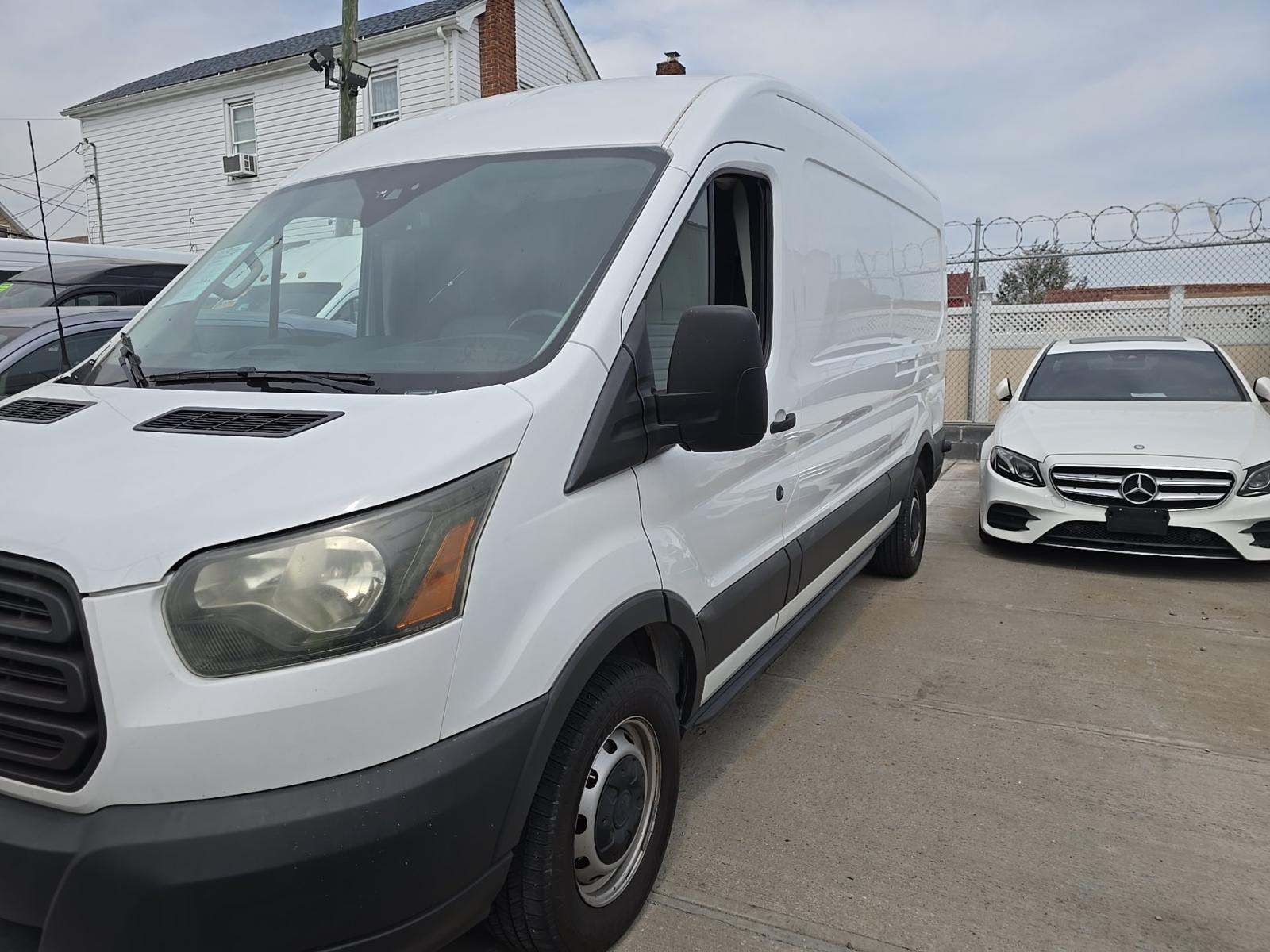 FORD TRANSIT 250 - 1