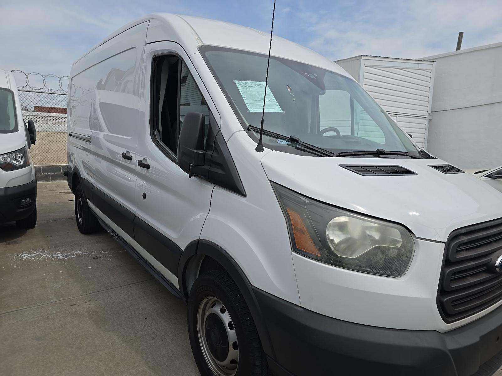 FORD TRANSIT 250 - 4