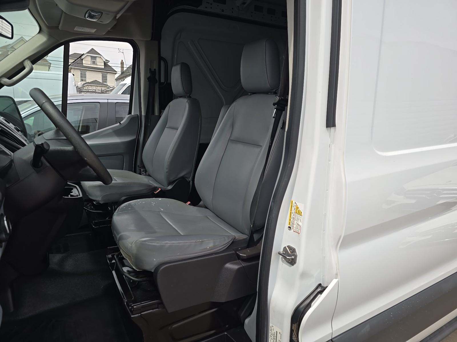 FORD TRANSIT 250 - 6