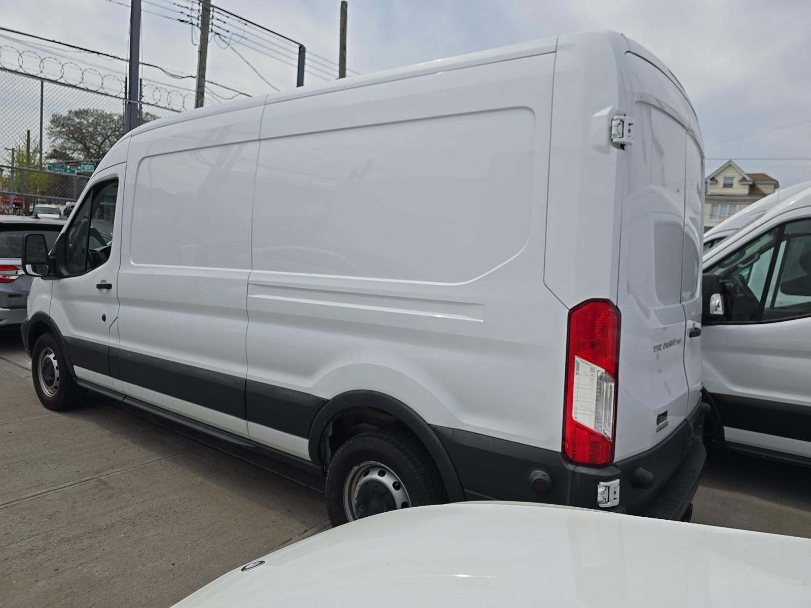FORD TRANSIT 250 - 2