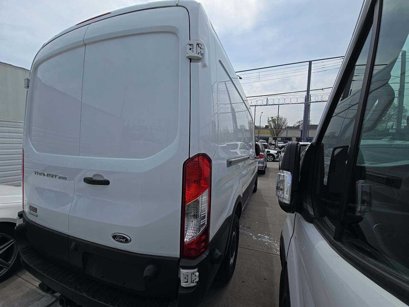 FORD TRANSIT 250 - 3