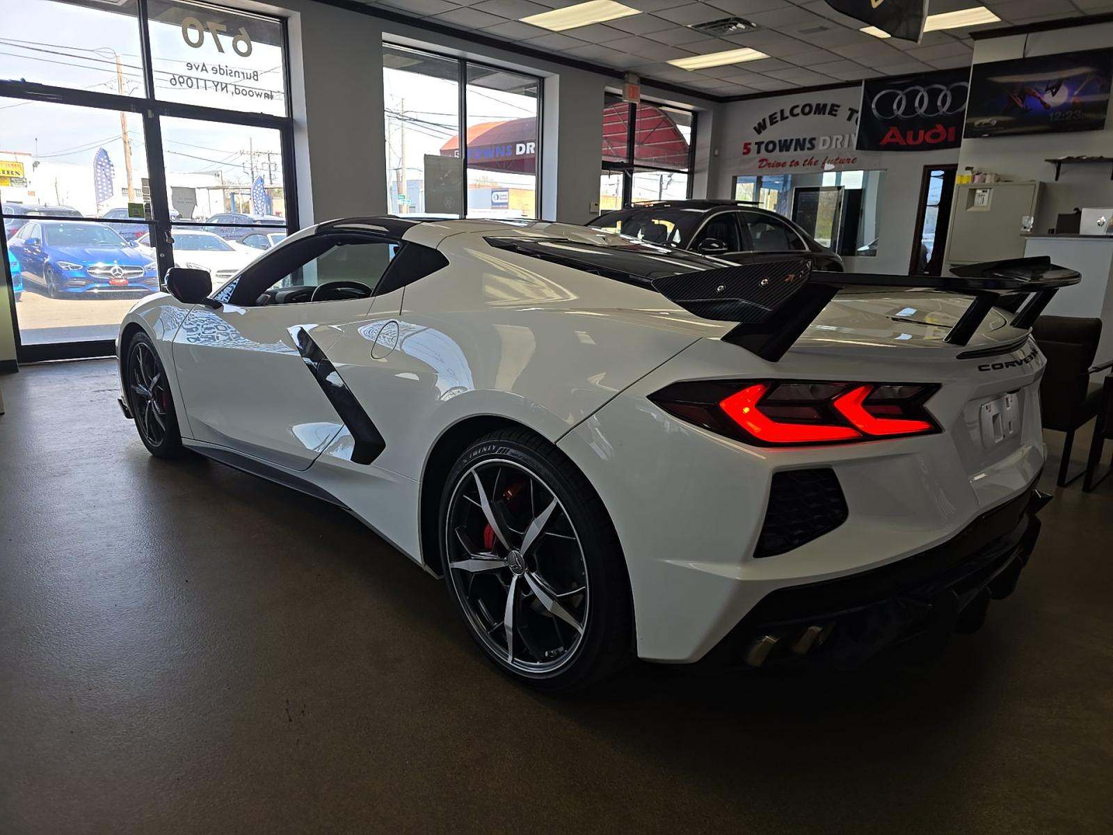 CHEVROLET CORVETTE - 2