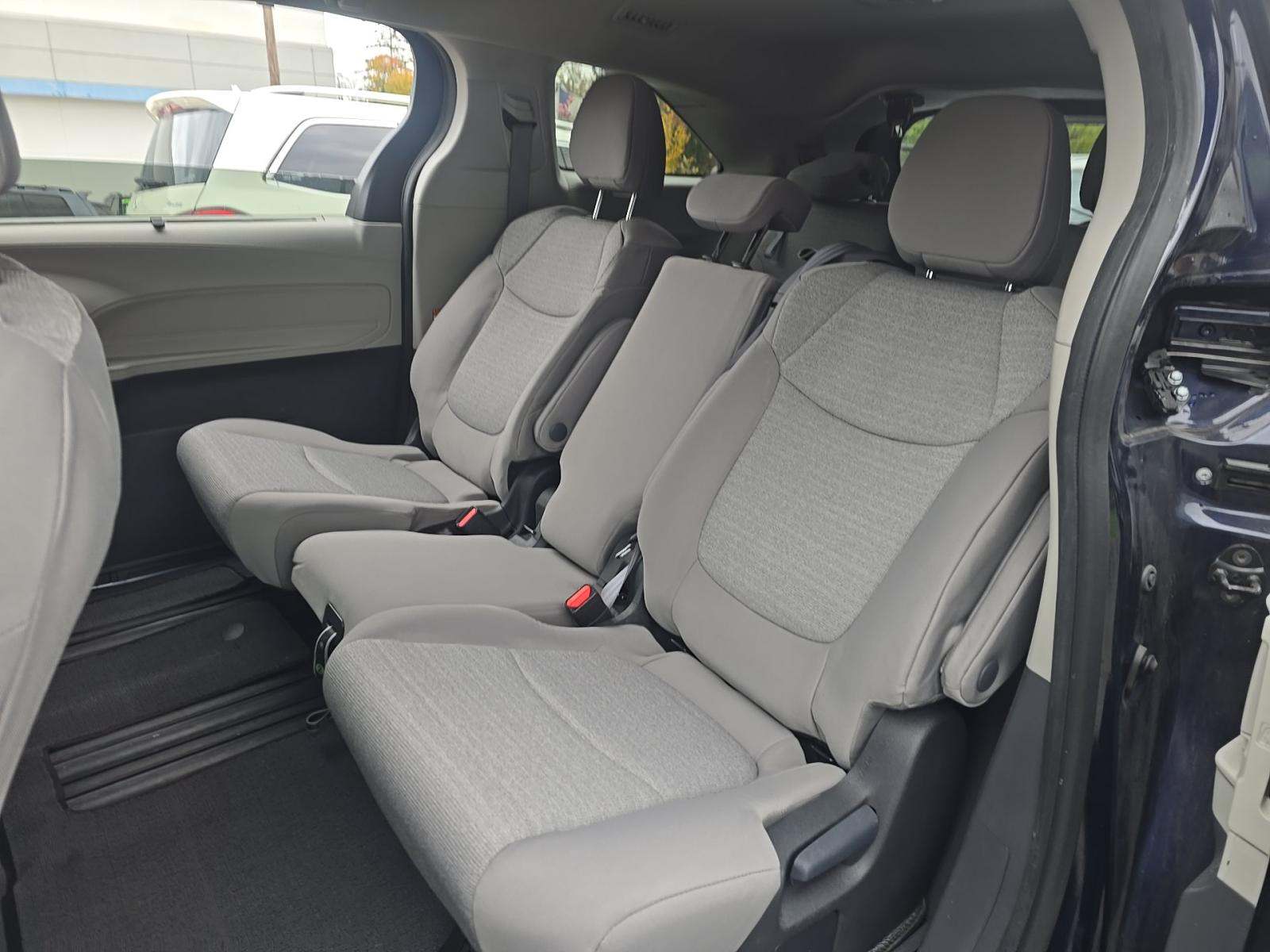 2024 Toyota Sienna LE AWD