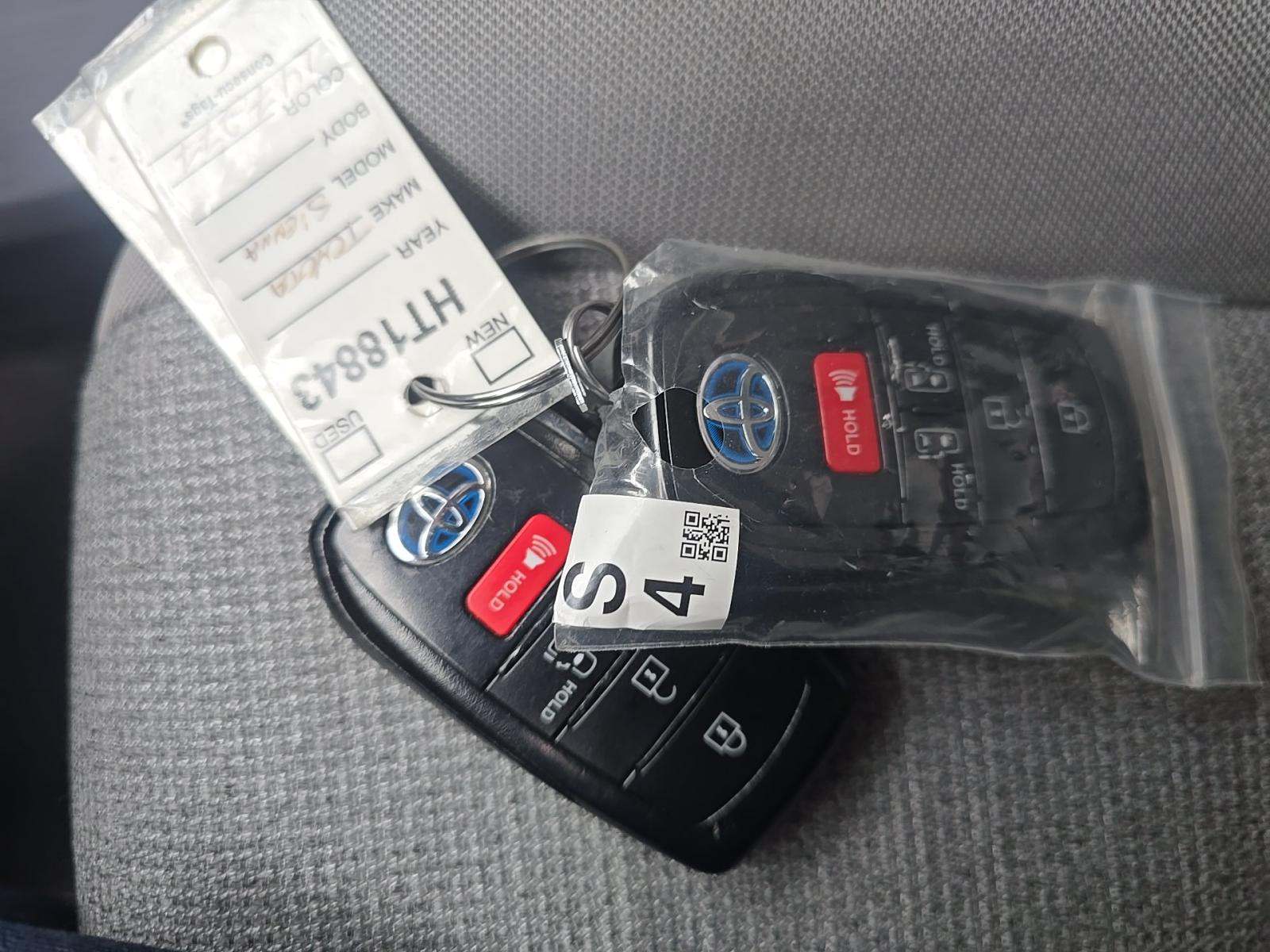 2024 Toyota Sienna LE AWD