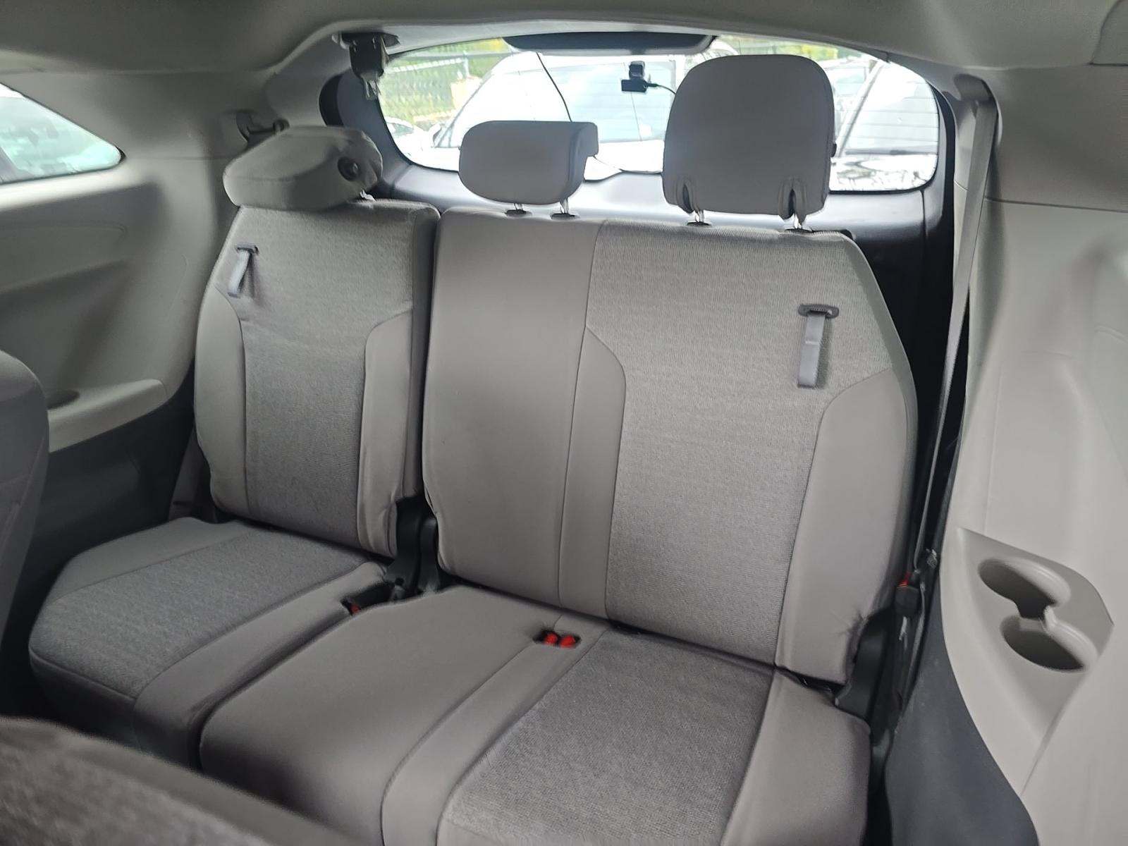 2024 Toyota Sienna LE AWD