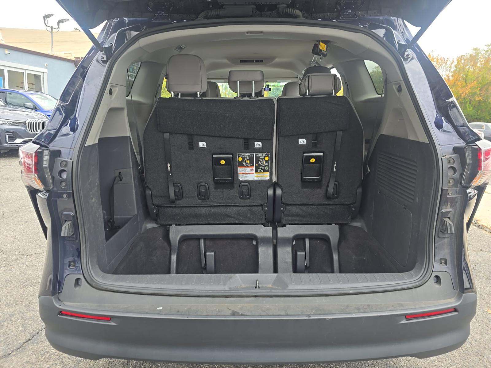 2024 Toyota Sienna LE AWD