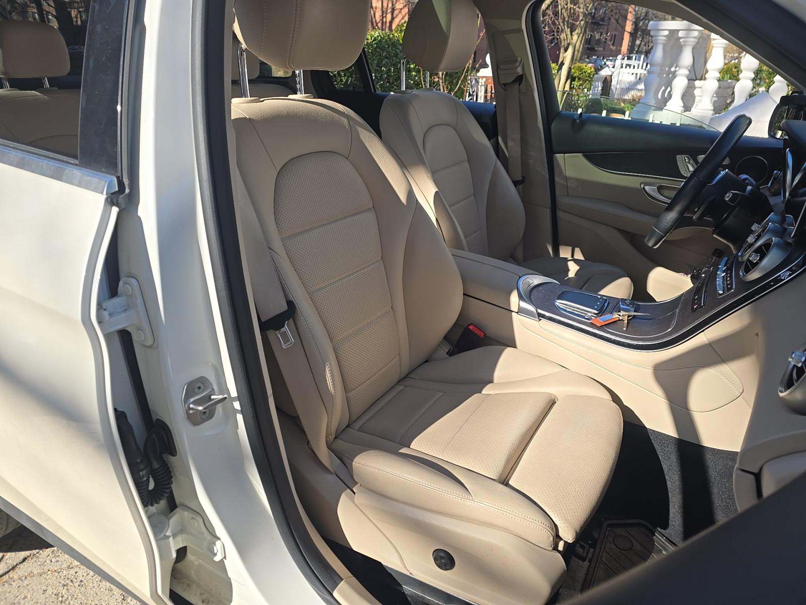 2021 Mercedes-Benz GLC GLC 300 AWD