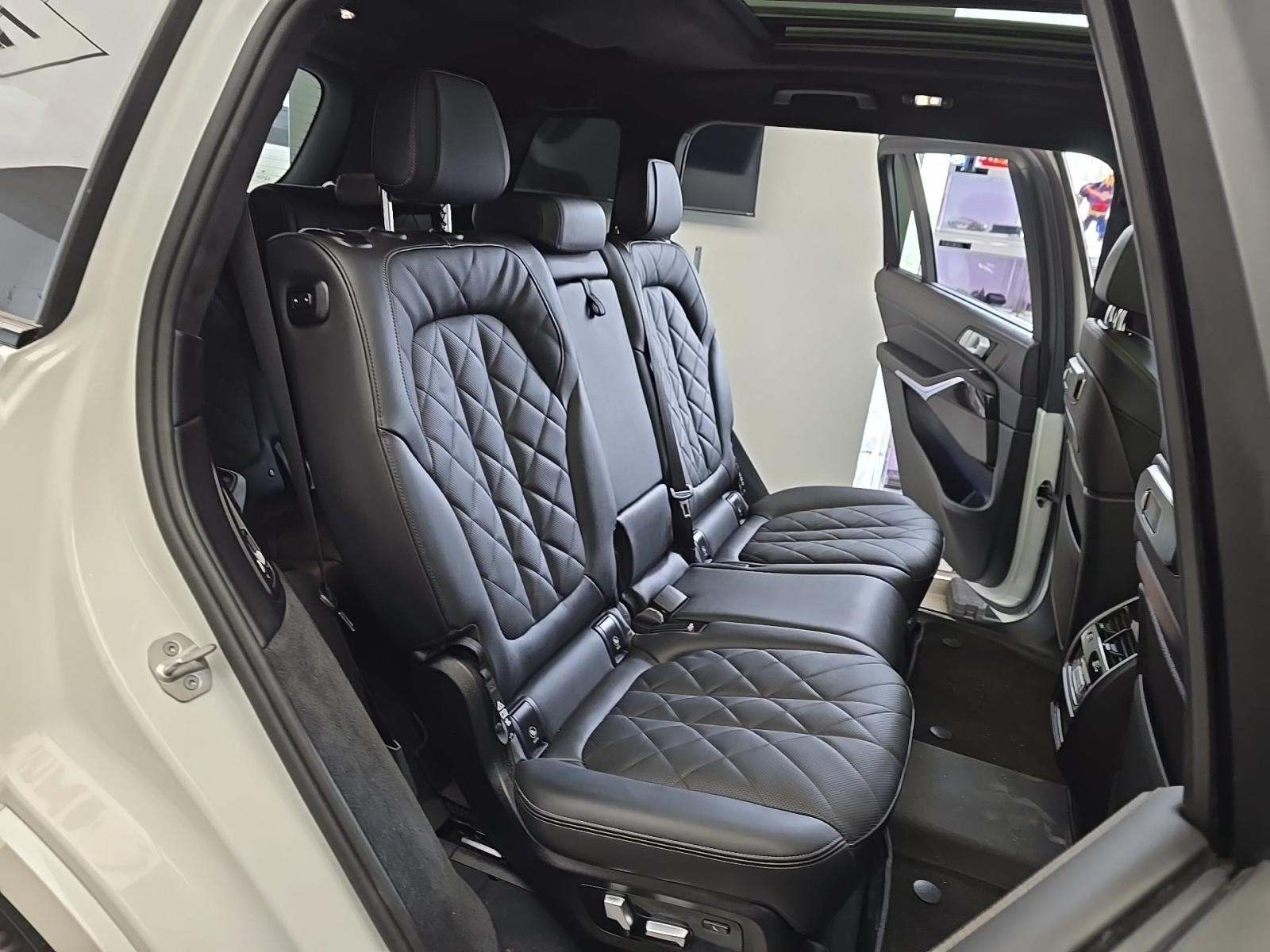 2025 BMW X7 xDrive40i AWD