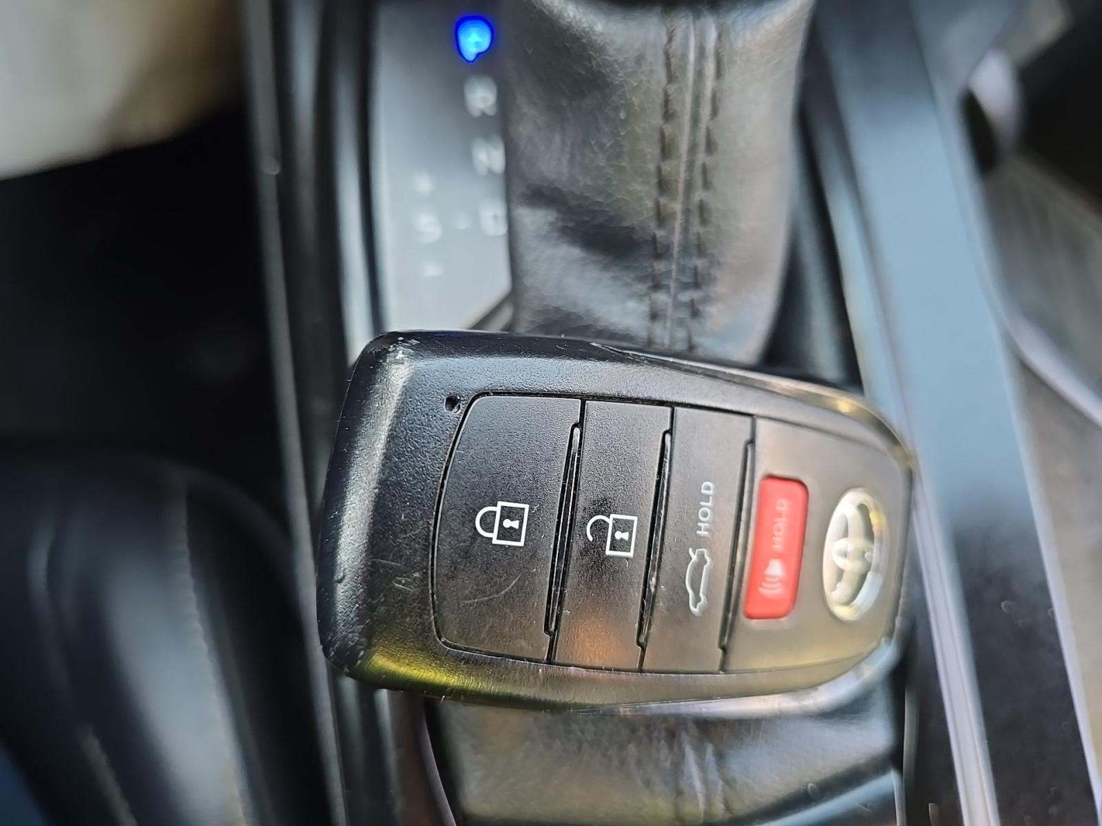 2025 Toyota Camry SE FWD