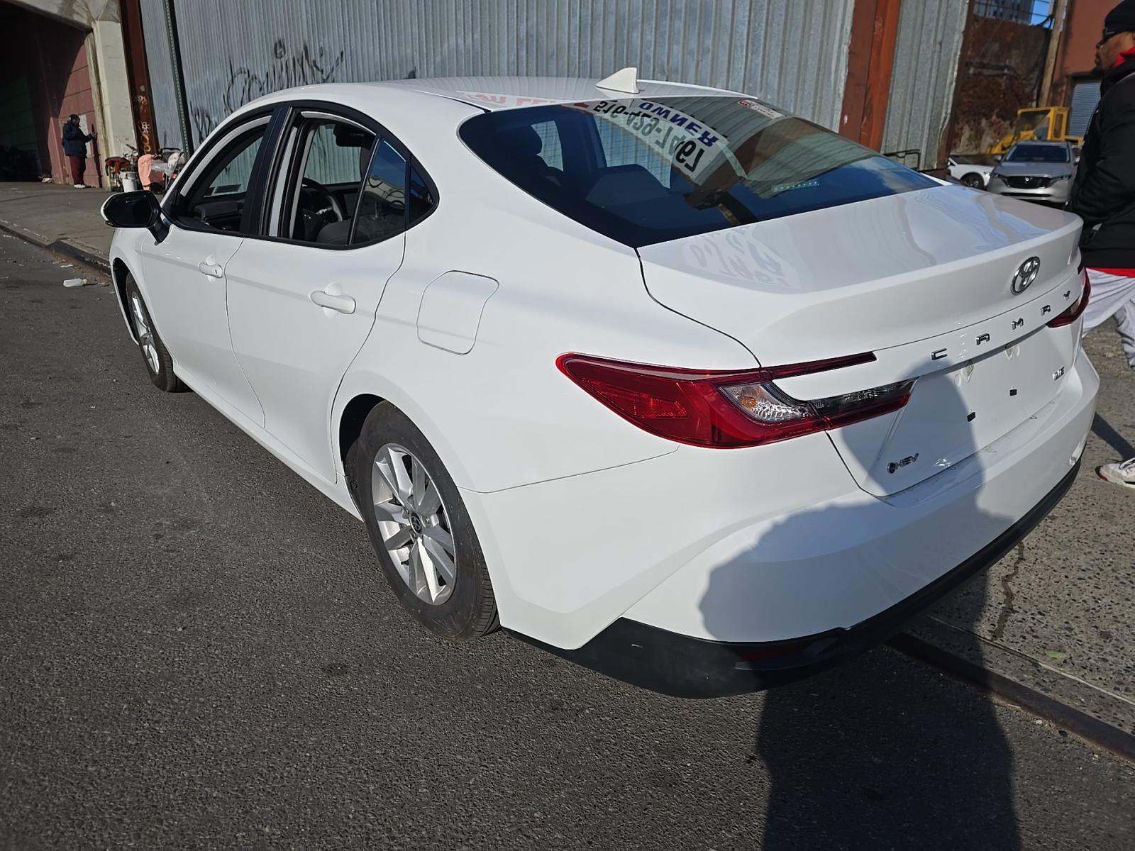 2025 Toyota Camry LE FWD