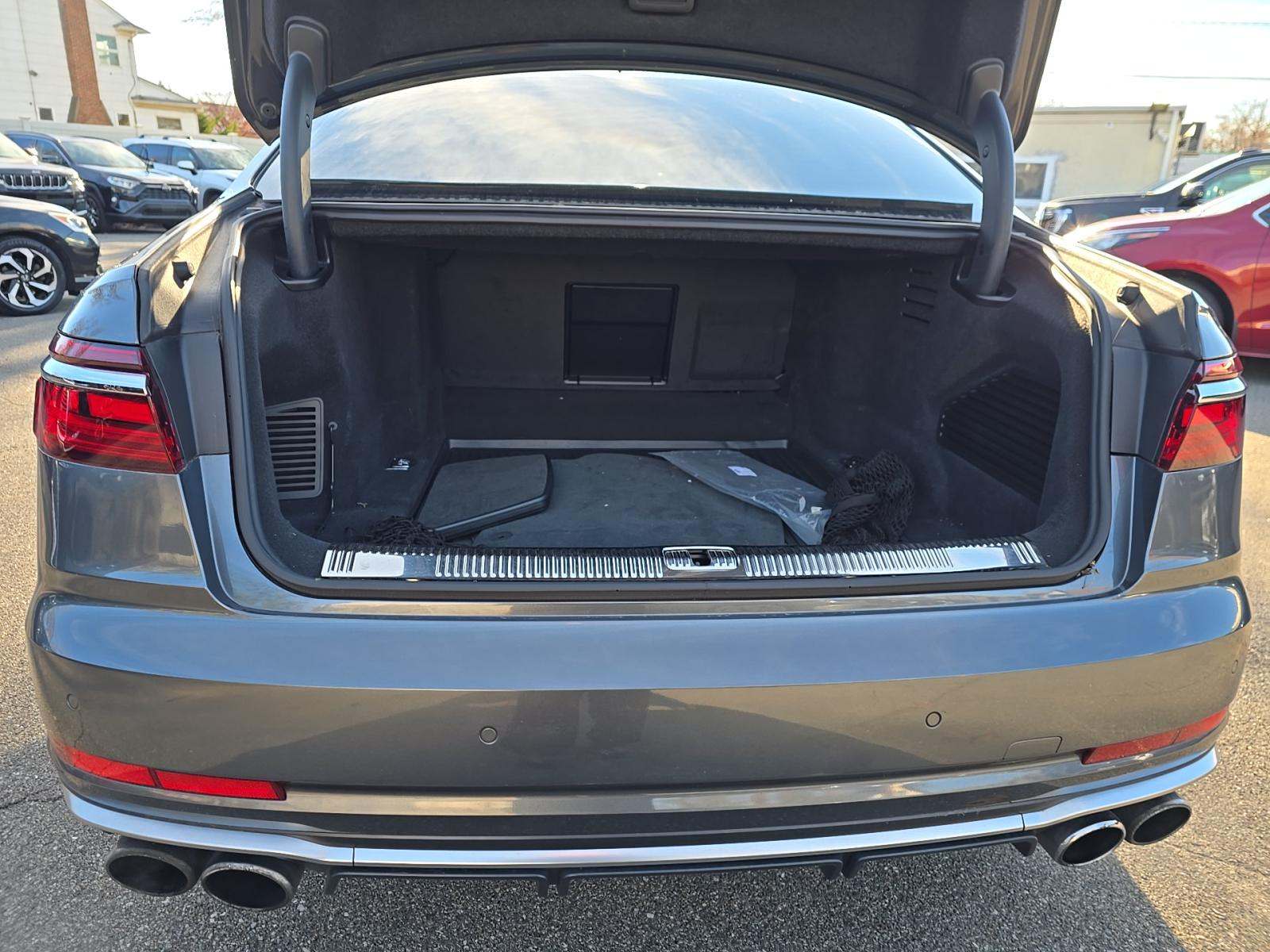 2022 Audi S8 Base AWD