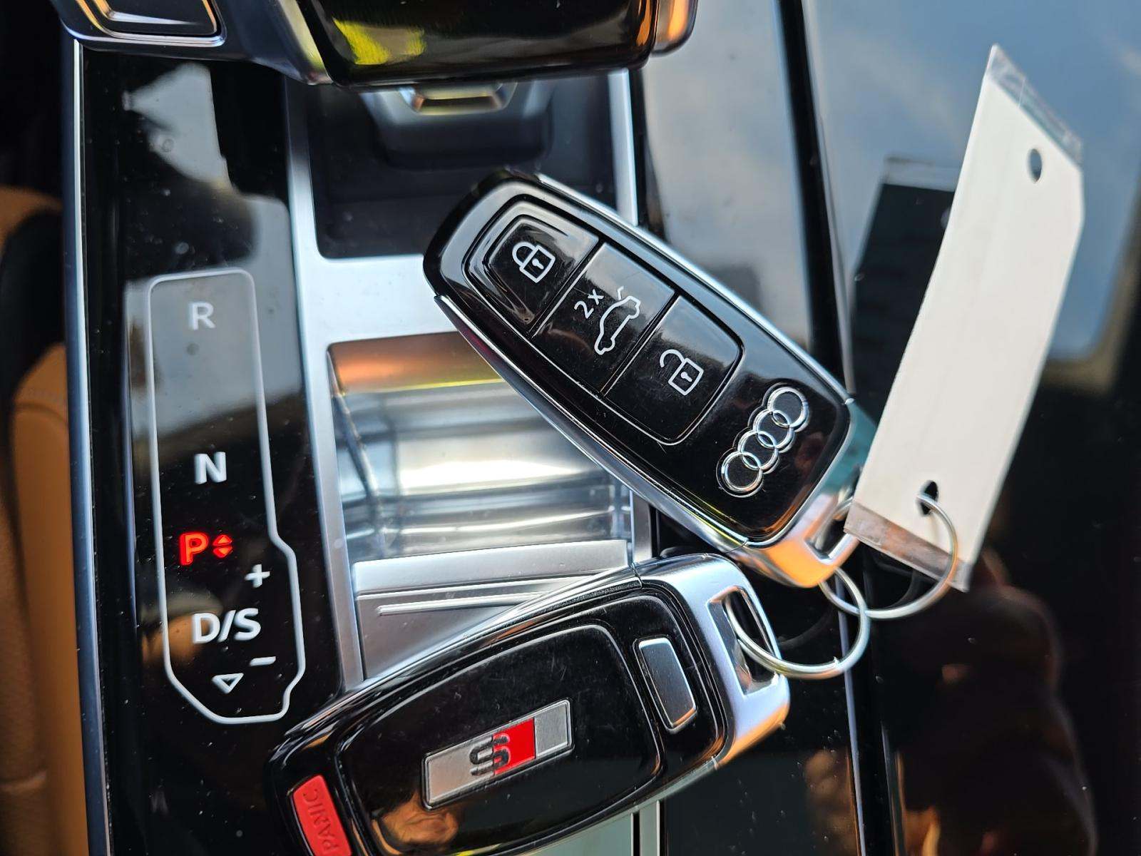 2022 Audi S8 Base AWD