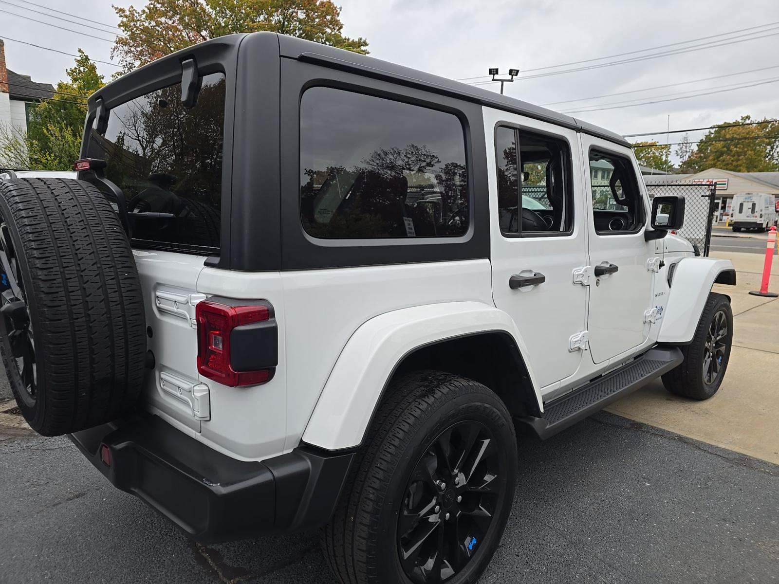 2023 Jeep Wrangler 4xe Sahara AWD
