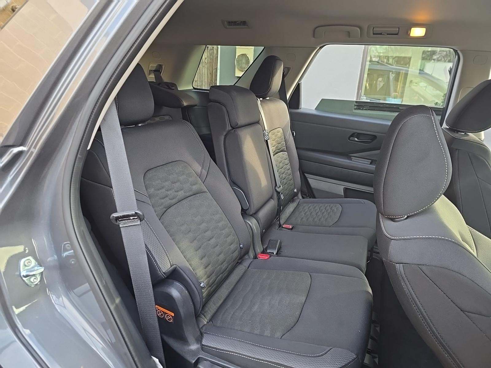 2025 Nissan Pathfinder SV AWD