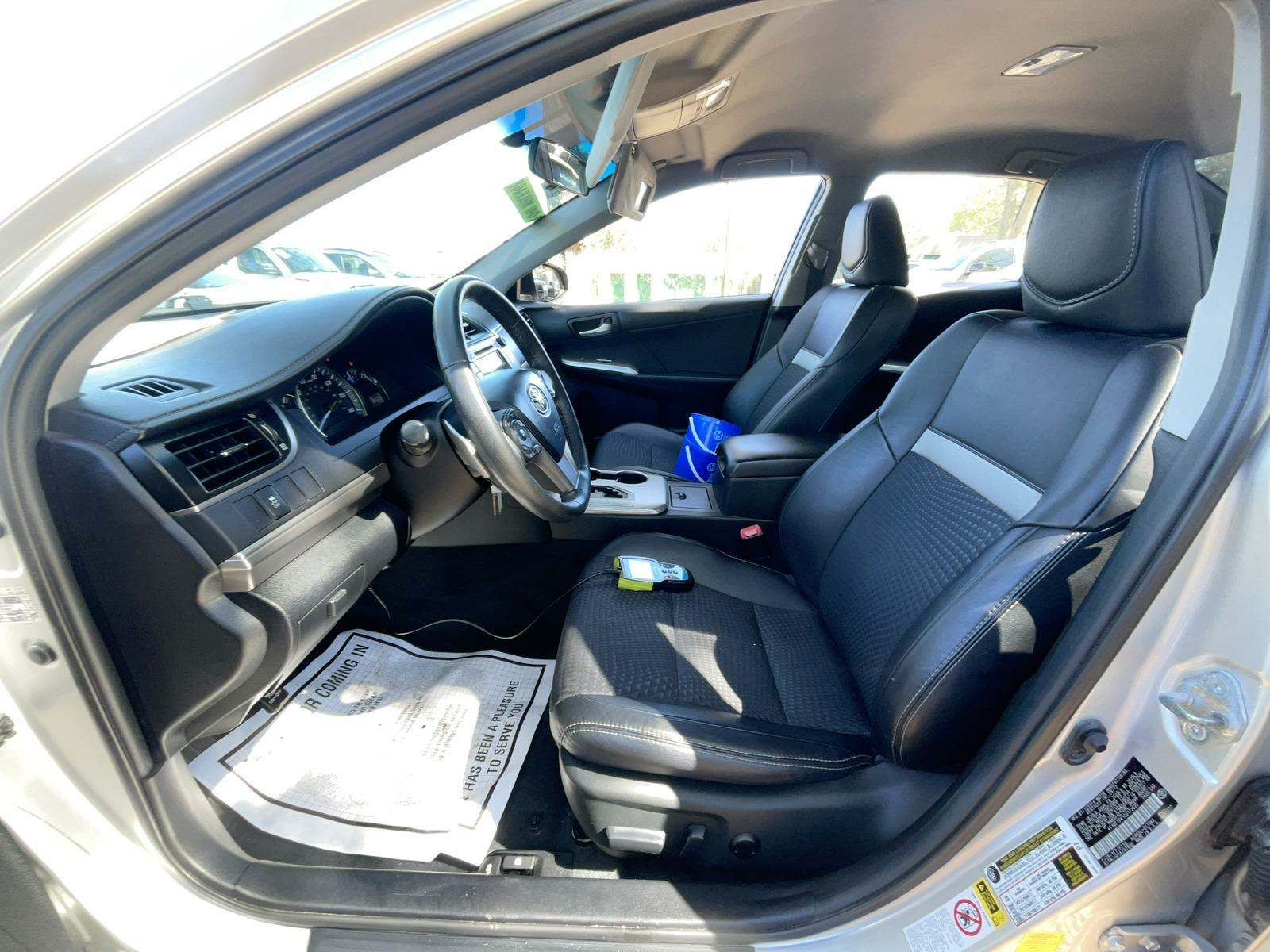 2012 Toyota Camry SE FWD