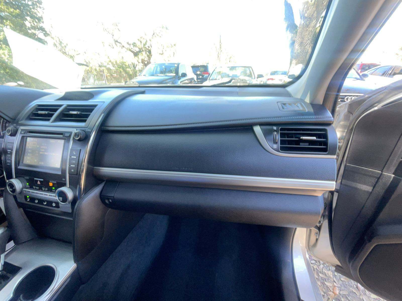 2012 Toyota Camry SE FWD