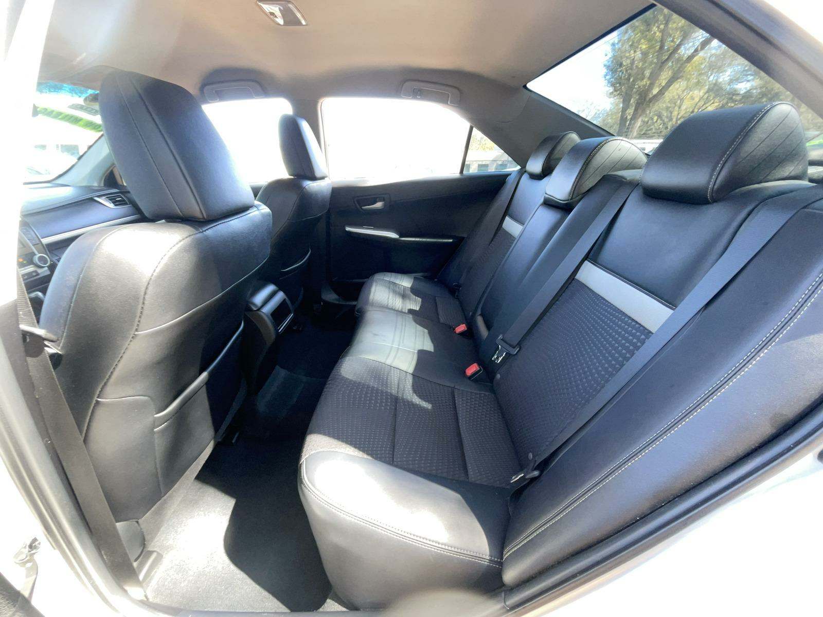 2012 Toyota Camry SE FWD