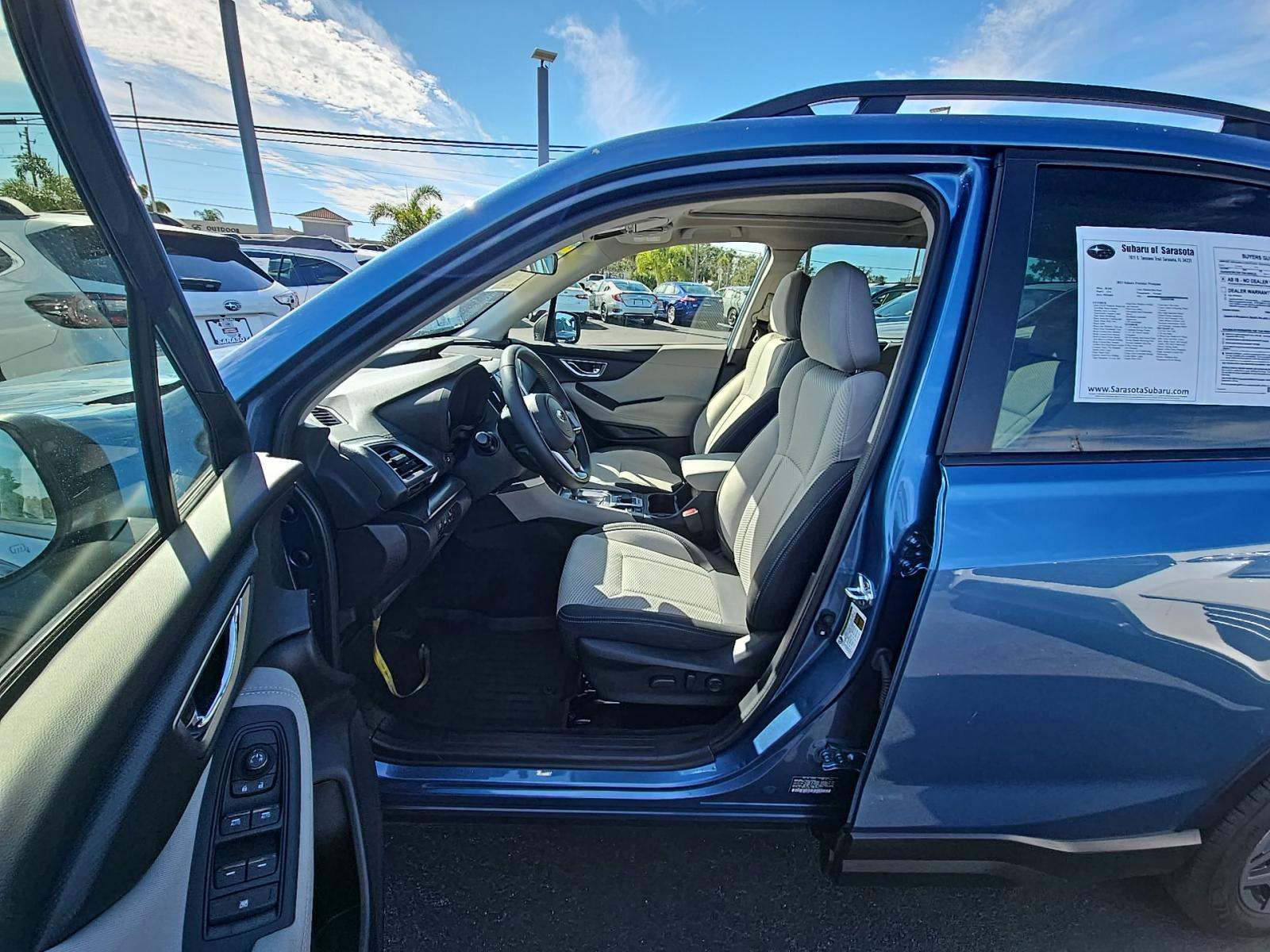 2023 Subaru Forester Premium AWD