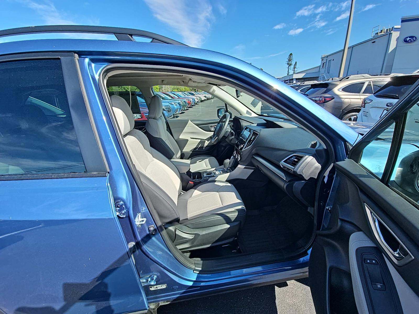 2023 Subaru Forester Premium AWD