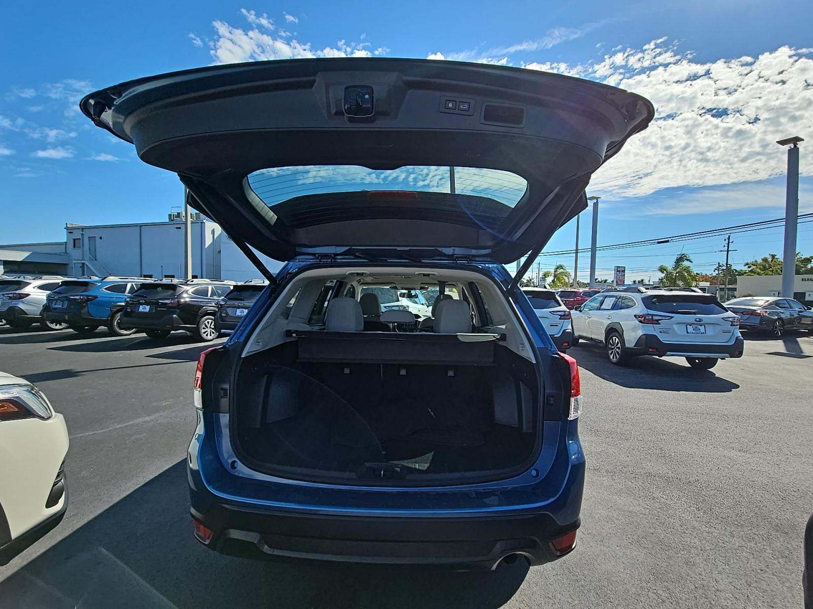 2023 Subaru Forester Premium AWD