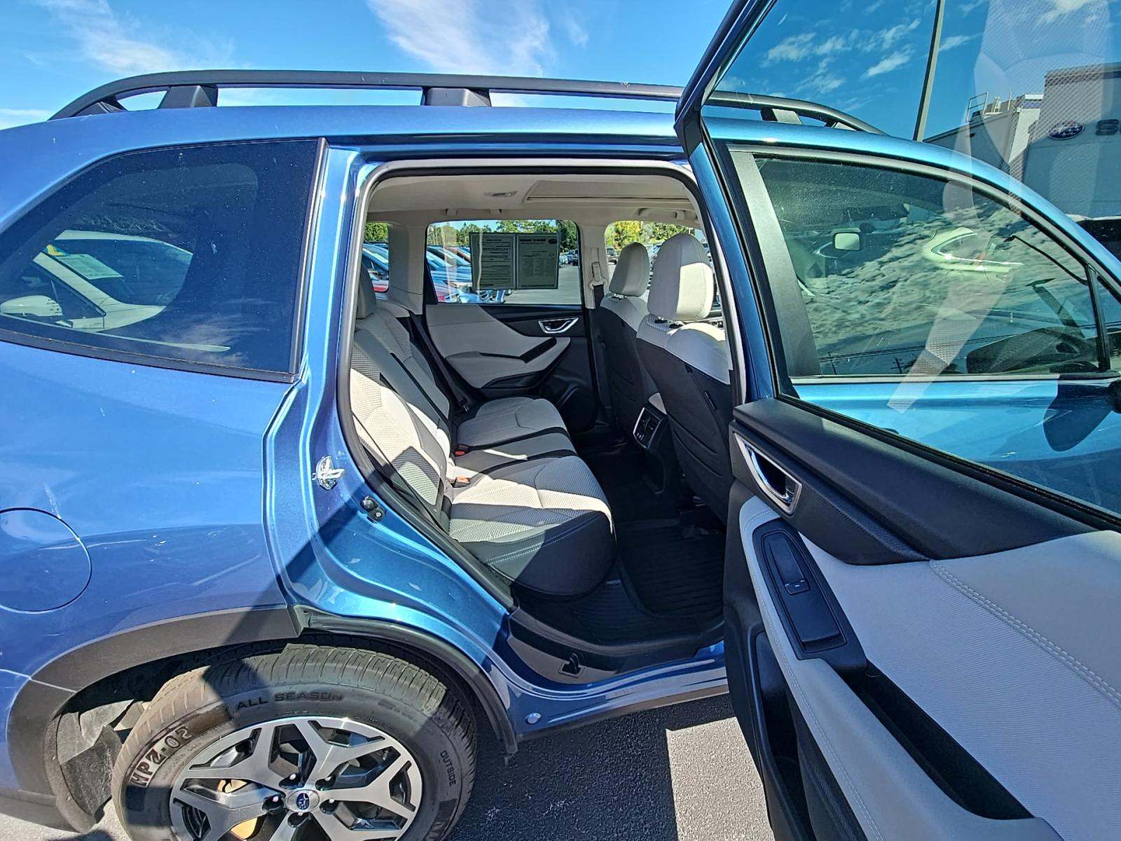 2023 Subaru Forester Premium AWD