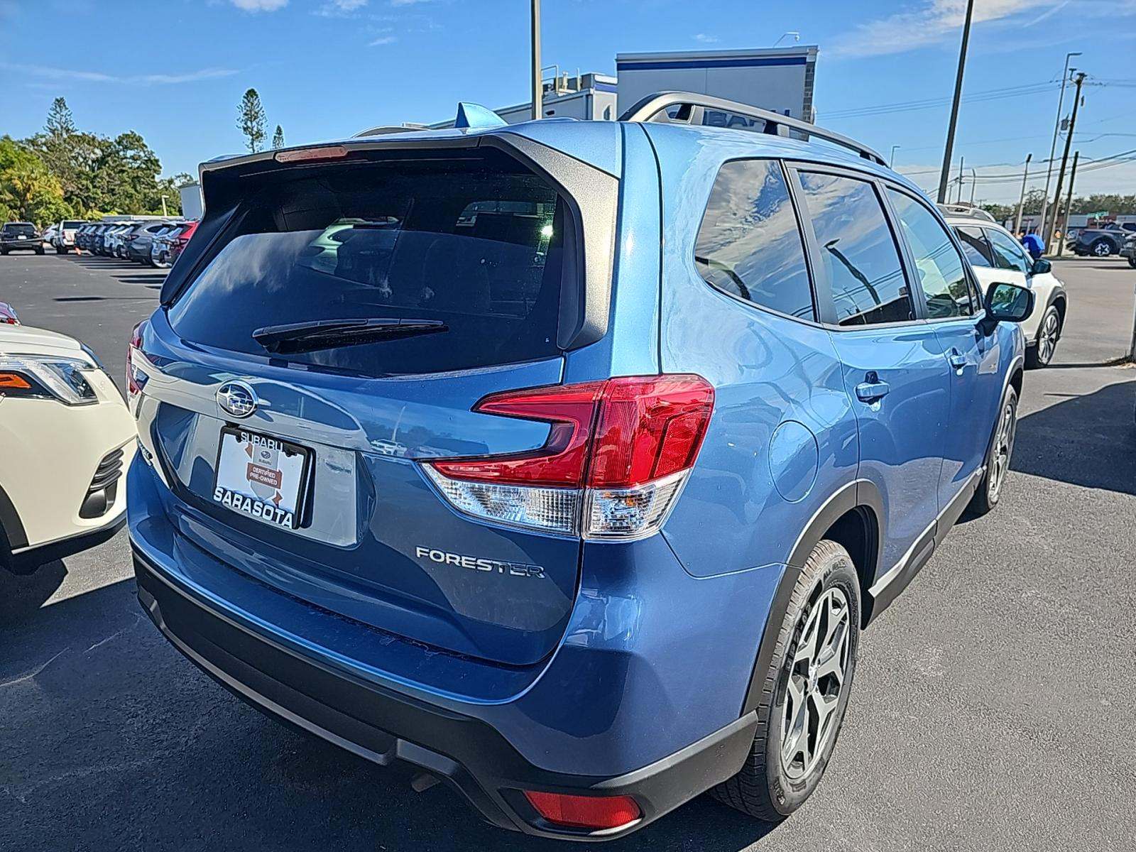 2023 Subaru Forester Premium AWD