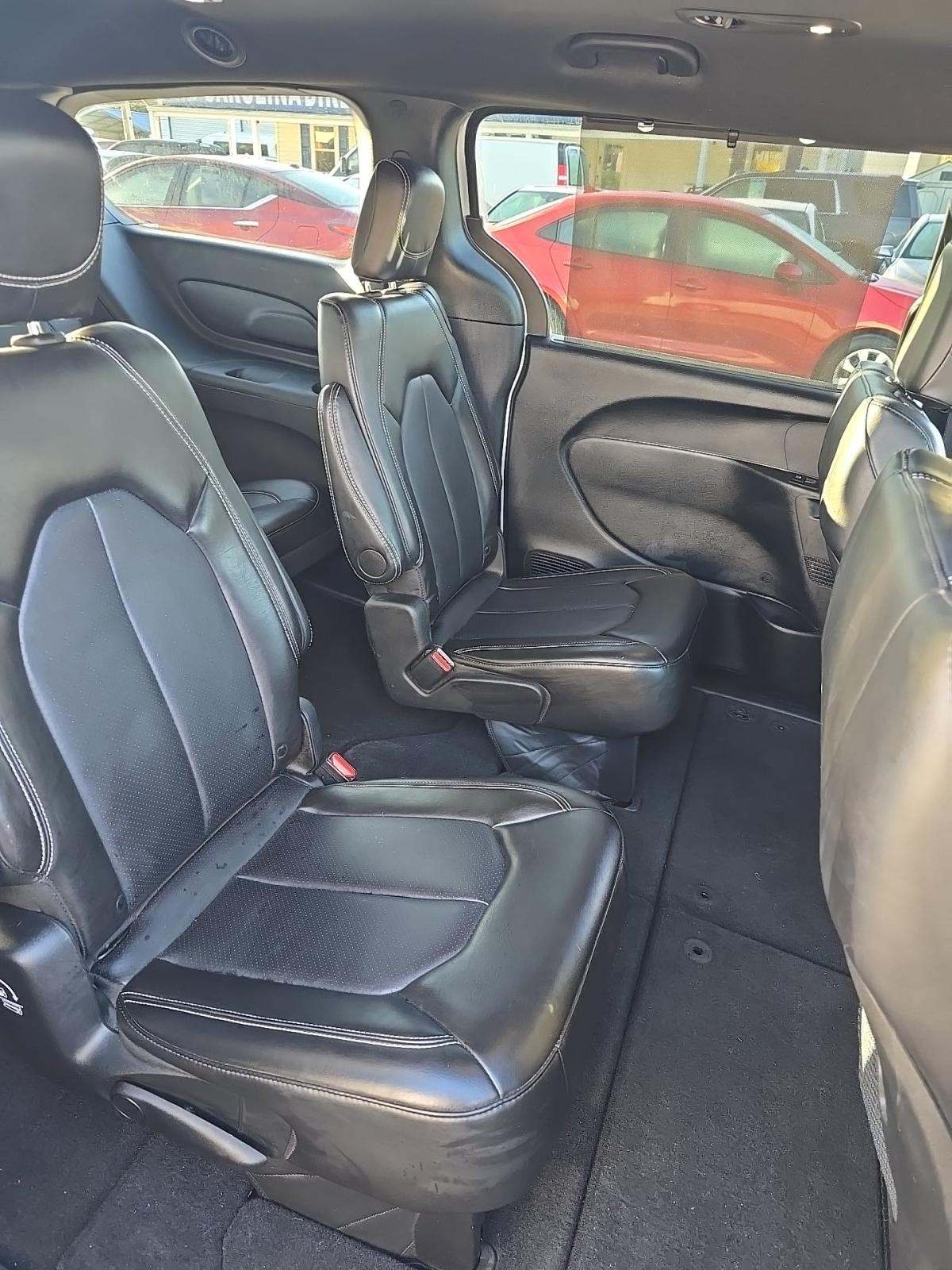 2025 Chrysler Pacifica Select FWD