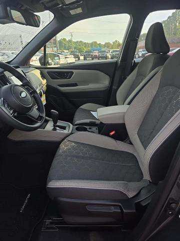 2025 Subaru Forester Base AWD