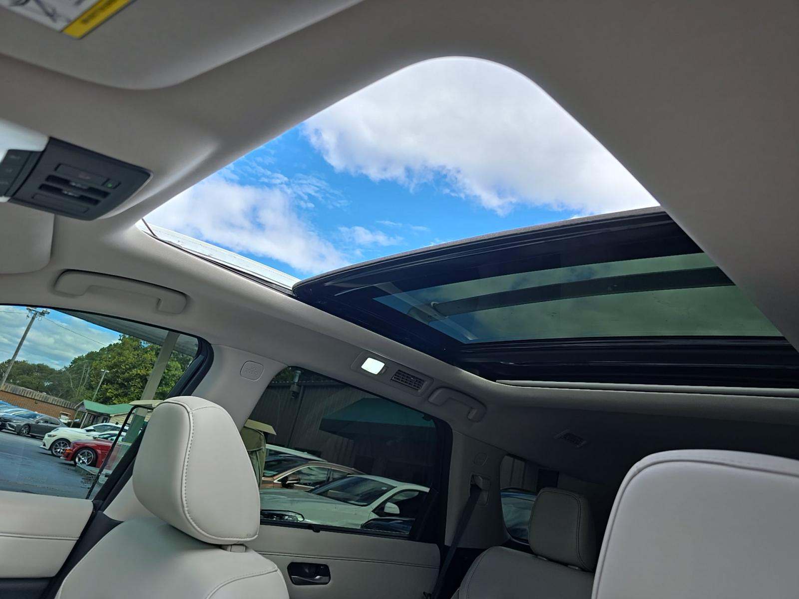 2025 Nissan Pathfinder SL FWD