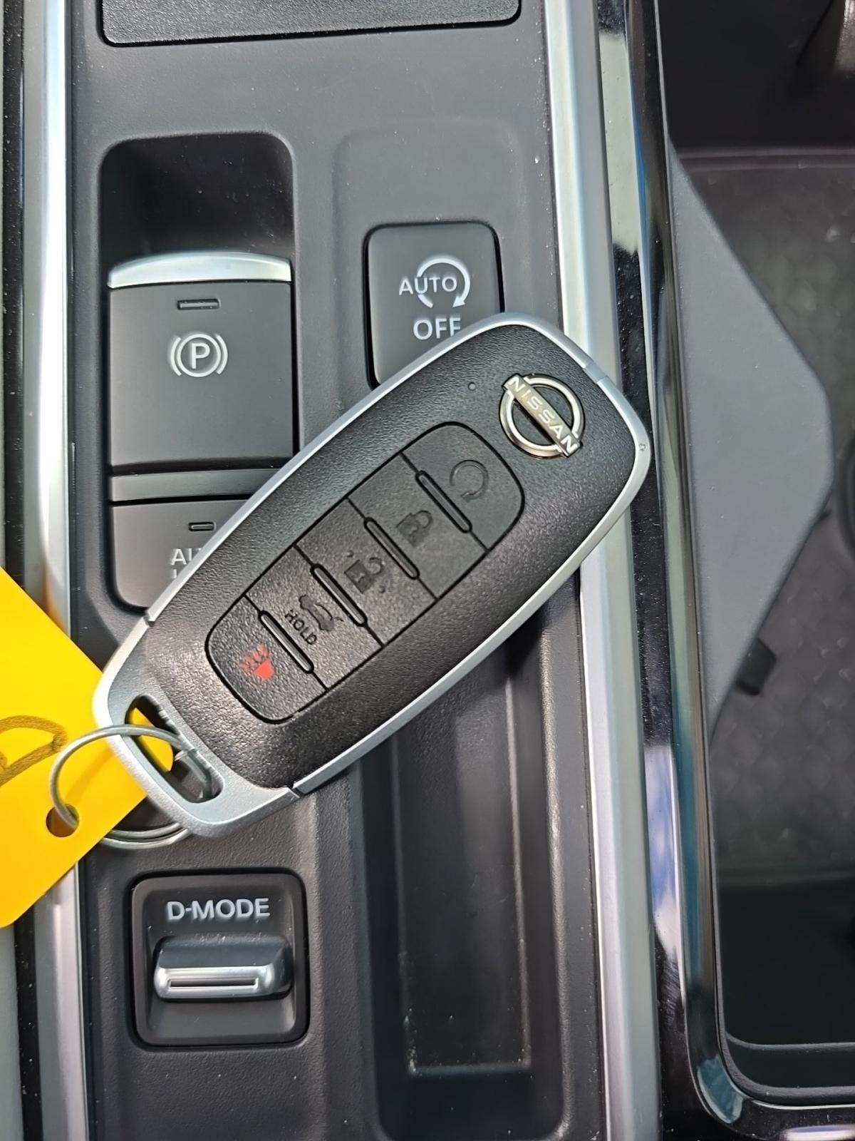 2025 Nissan Pathfinder SL FWD