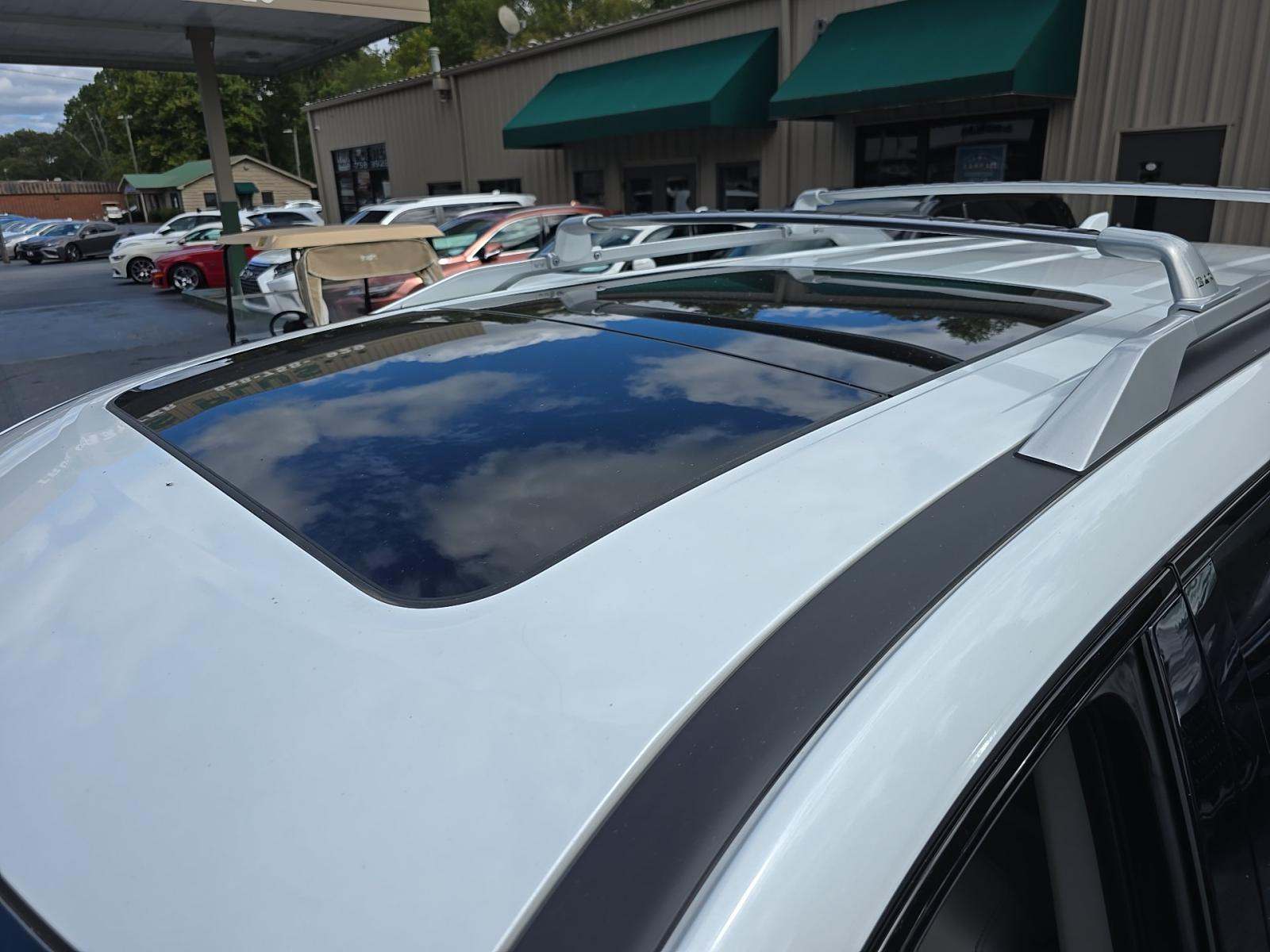 2025 Nissan Pathfinder SL FWD