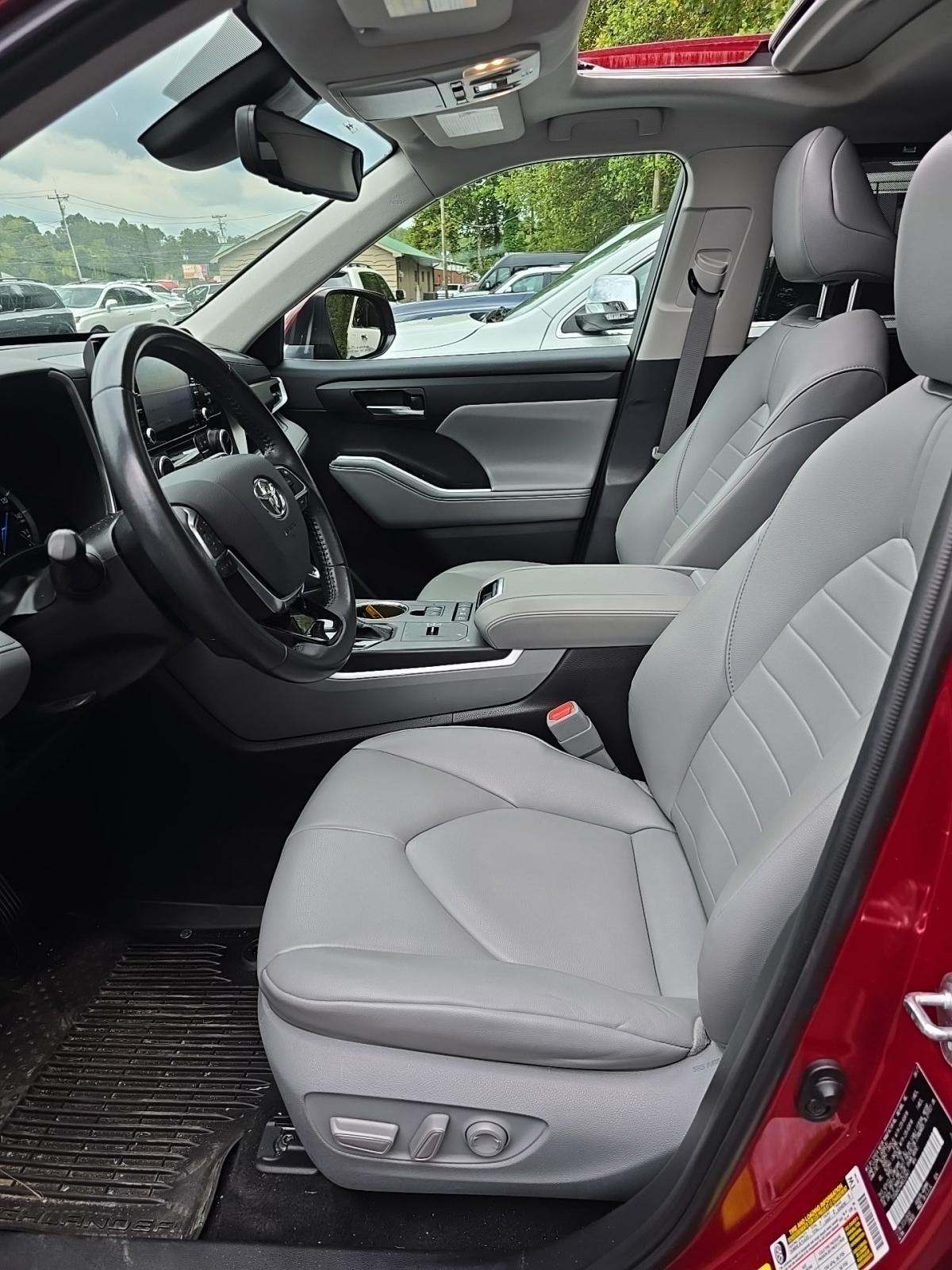 2021 Toyota Highlander Hybrid XLE AWD