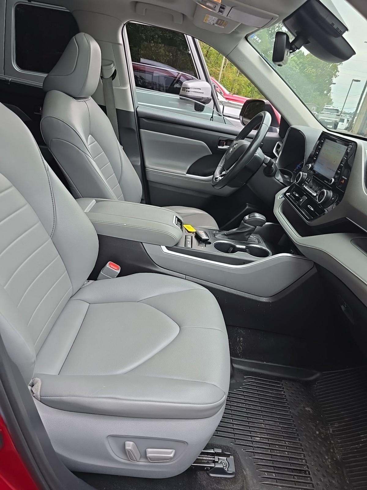 2021 Toyota Highlander Hybrid XLE AWD