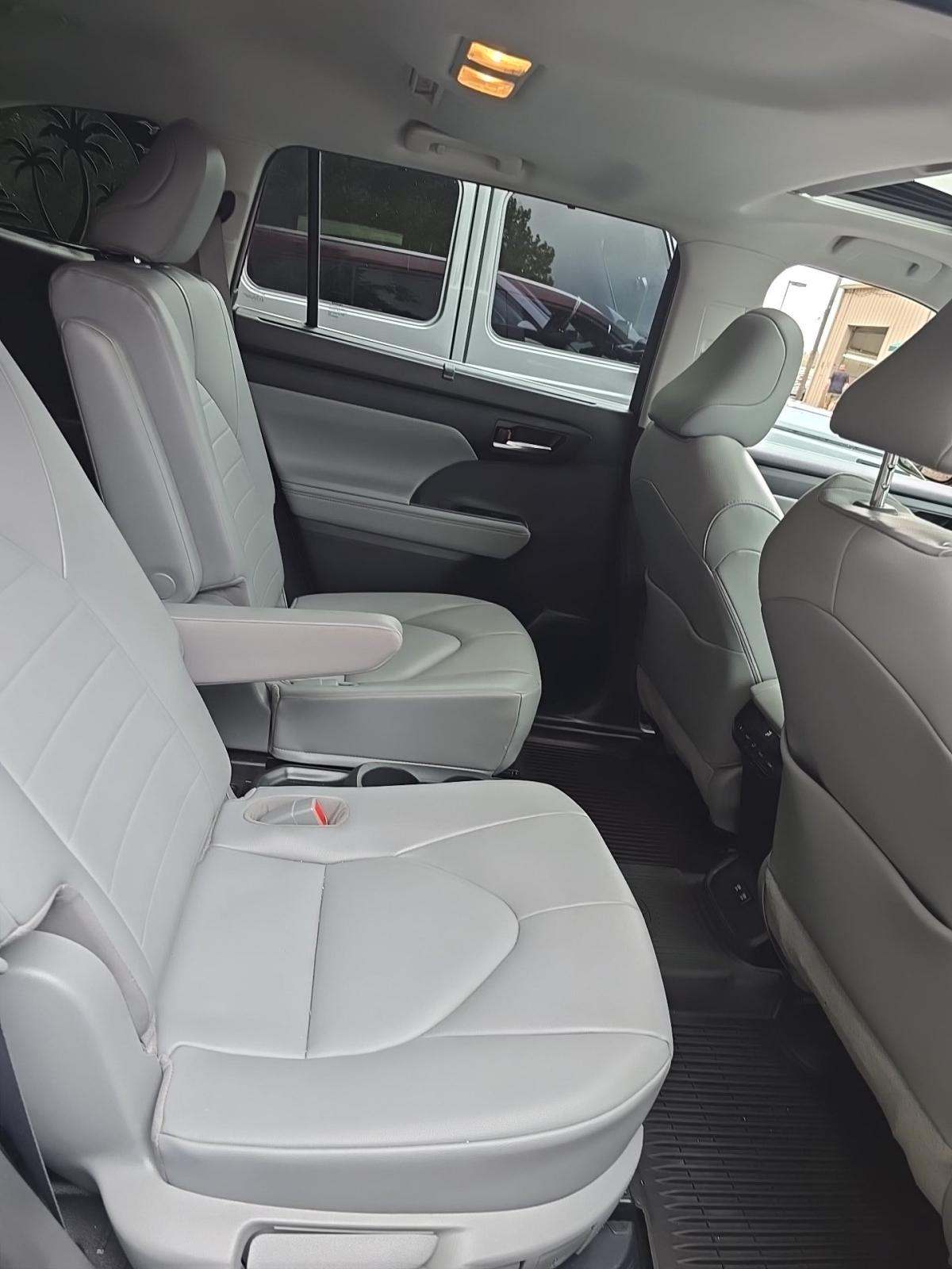 2021 Toyota Highlander Hybrid XLE AWD