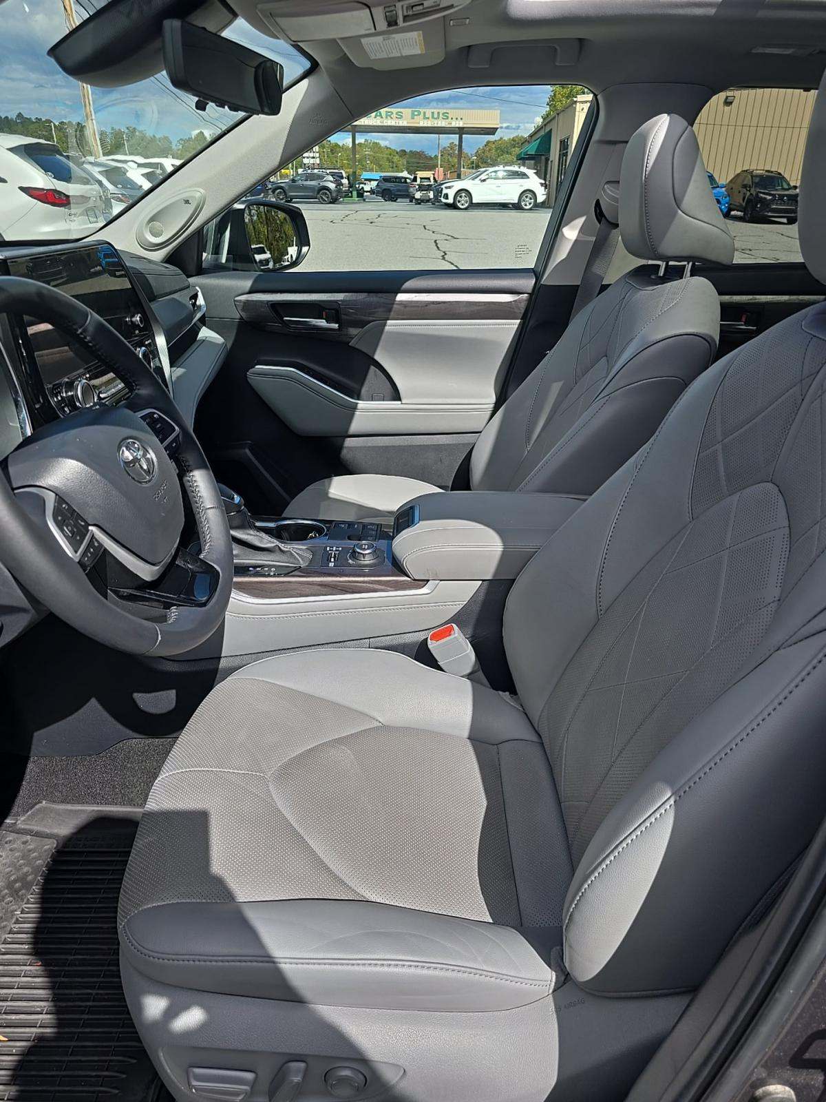 2024 Toyota Highlander Platinum AWD