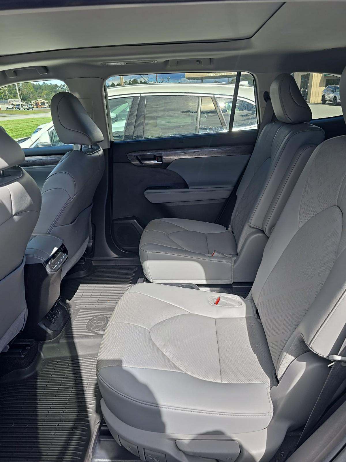 2024 Toyota Highlander Platinum AWD