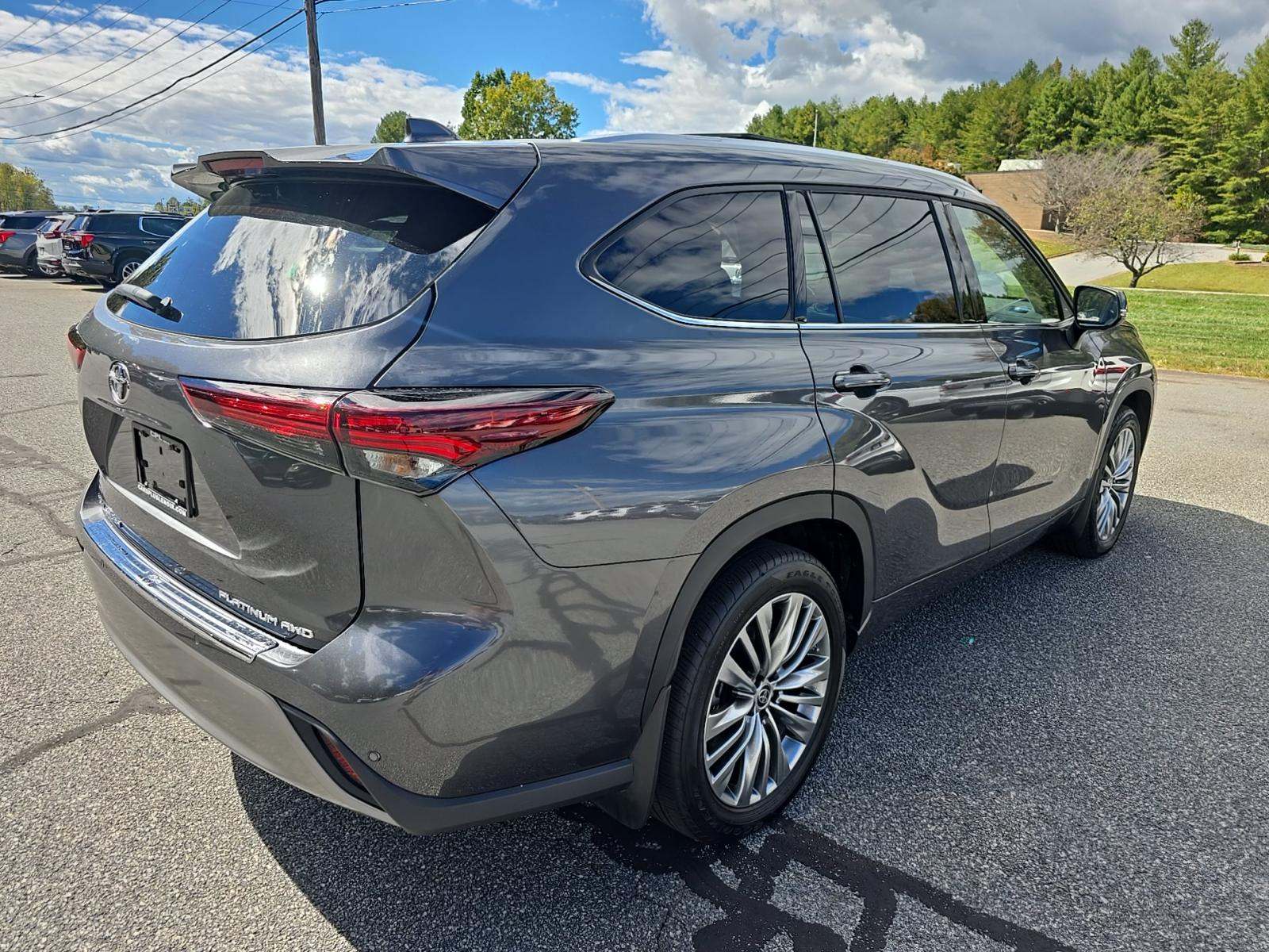 2024 Toyota Highlander Platinum AWD