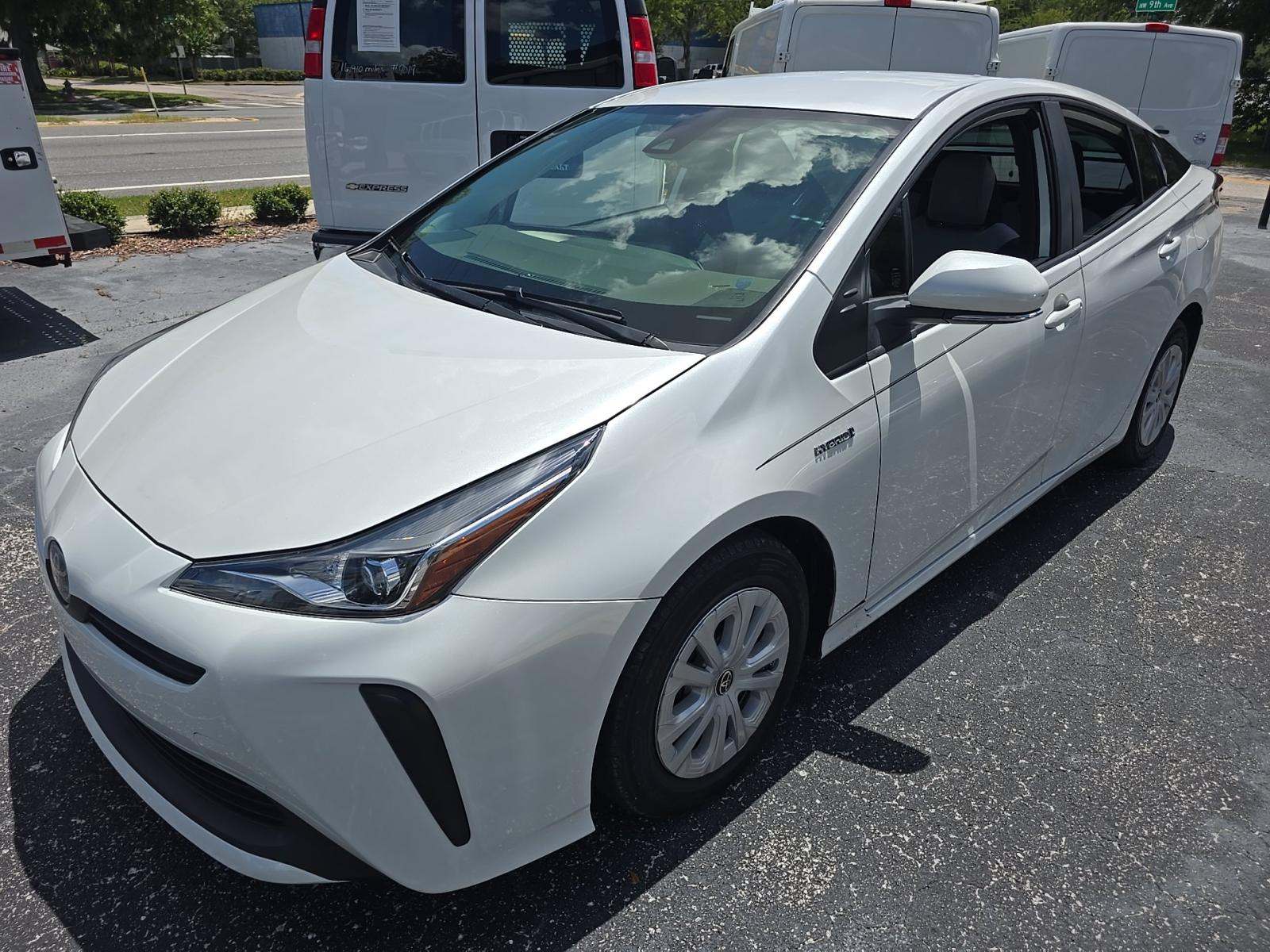 2021 Toyota Prius L Eco FWD