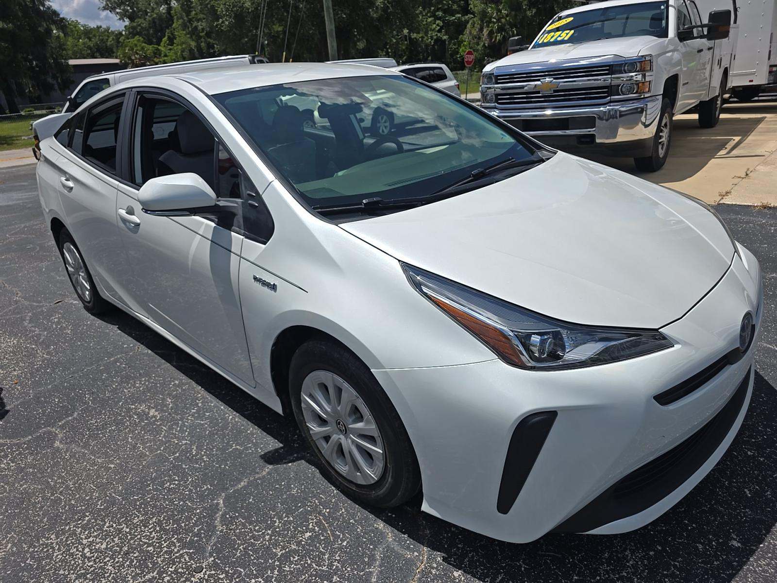 2021 Toyota Prius L Eco FWD