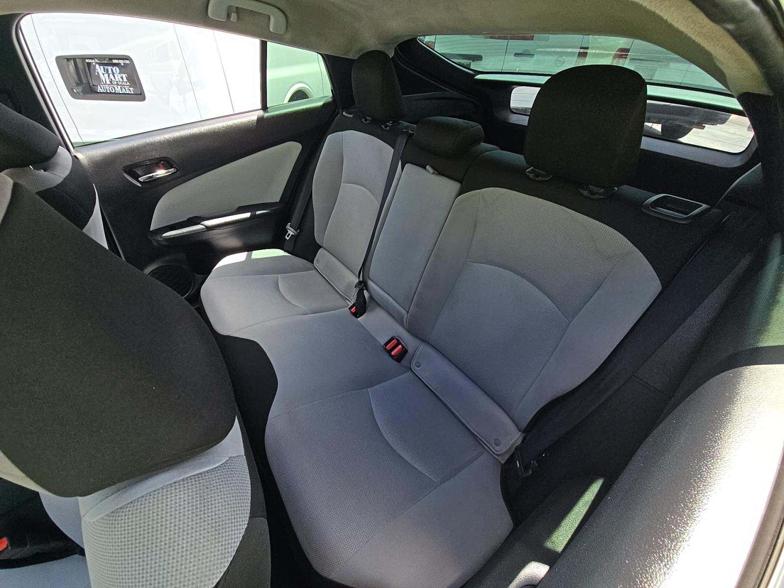 2021 Toyota Prius L Eco FWD