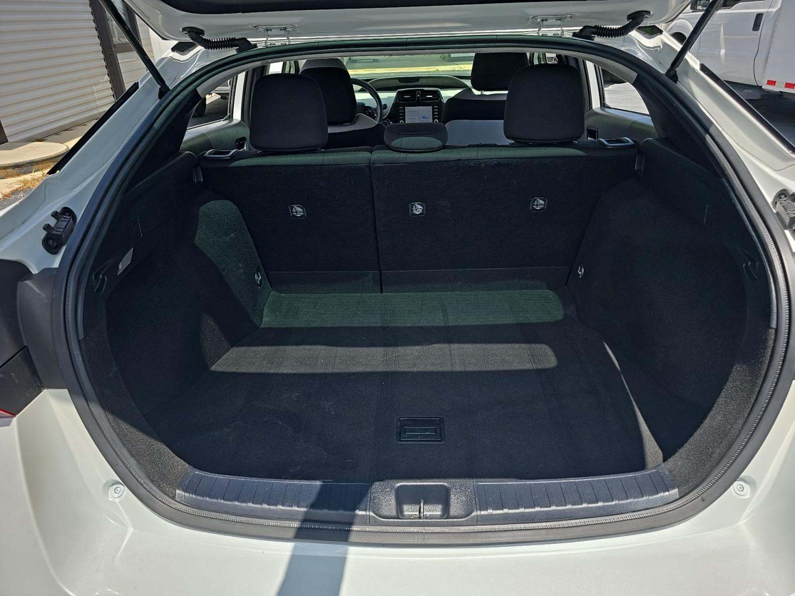 2021 Toyota Prius L Eco FWD