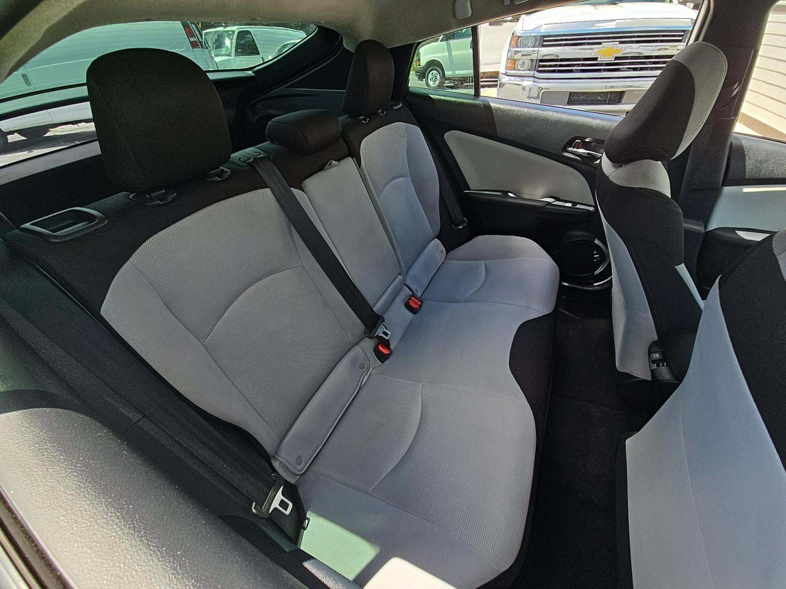 2021 Toyota Prius L Eco FWD