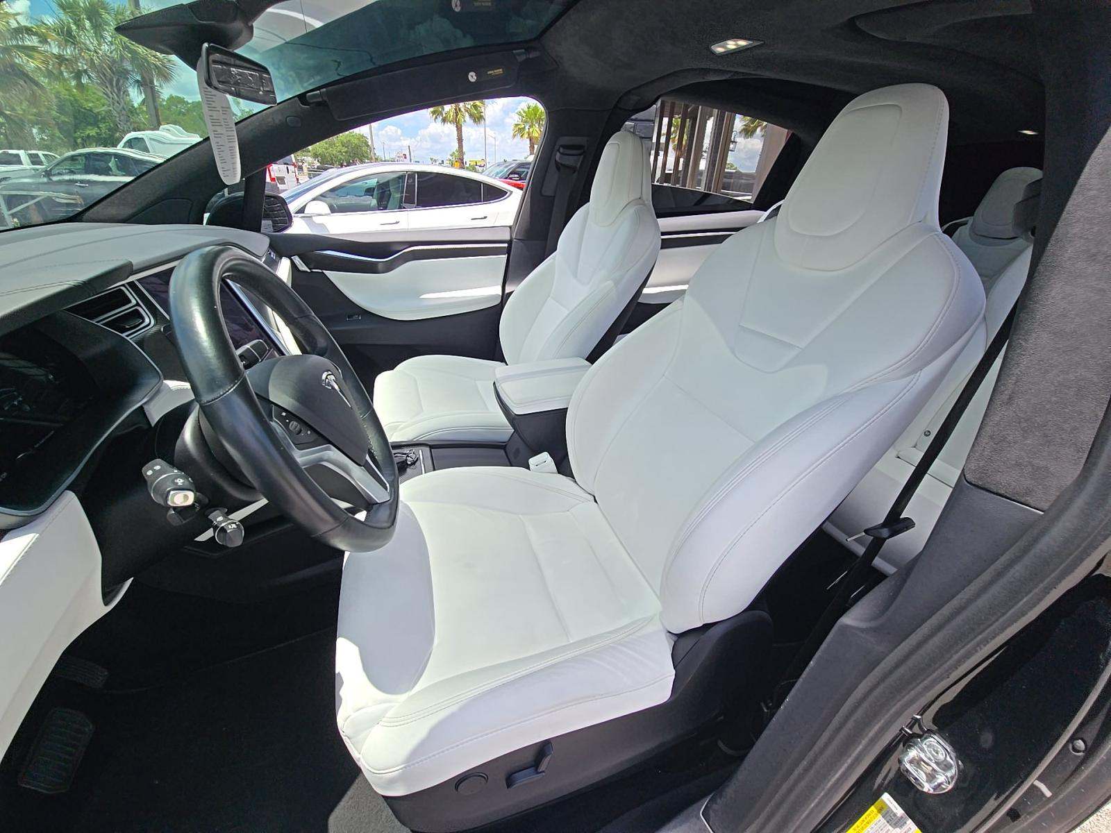 TESLA MODEL X - 6