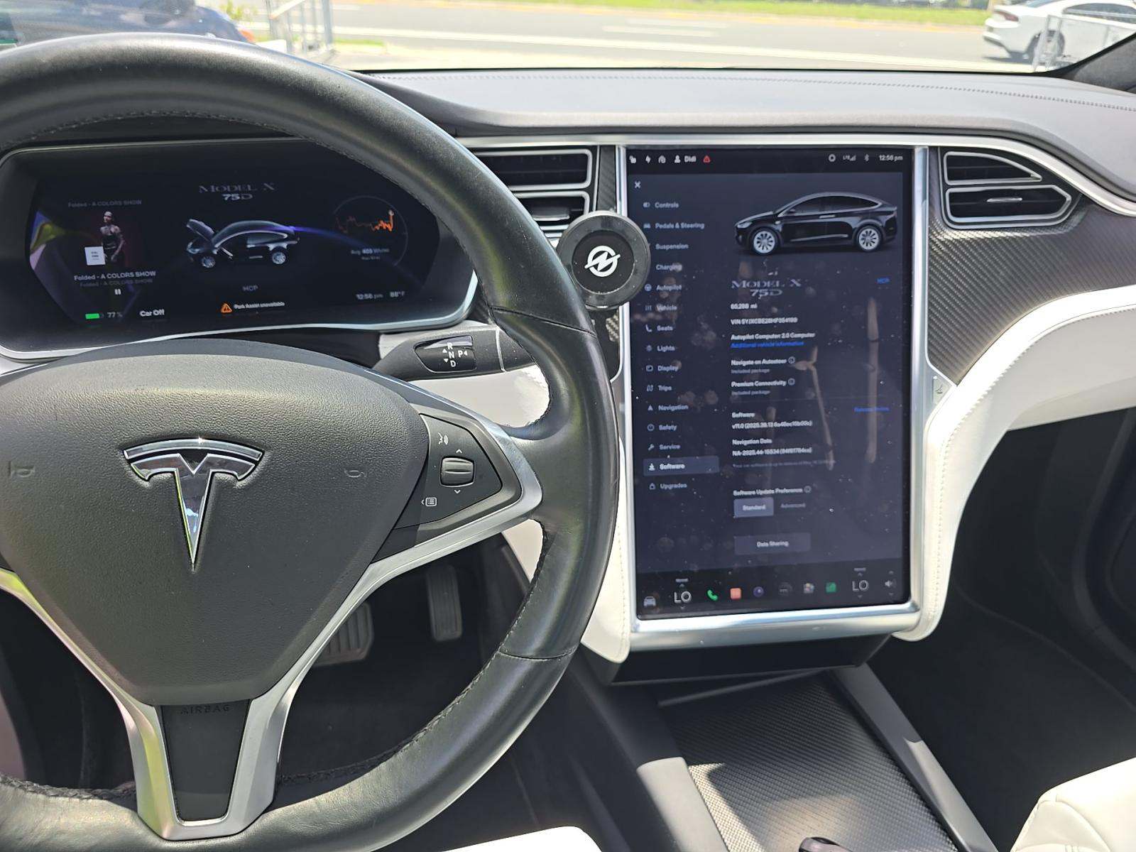 TESLA MODEL X - 10