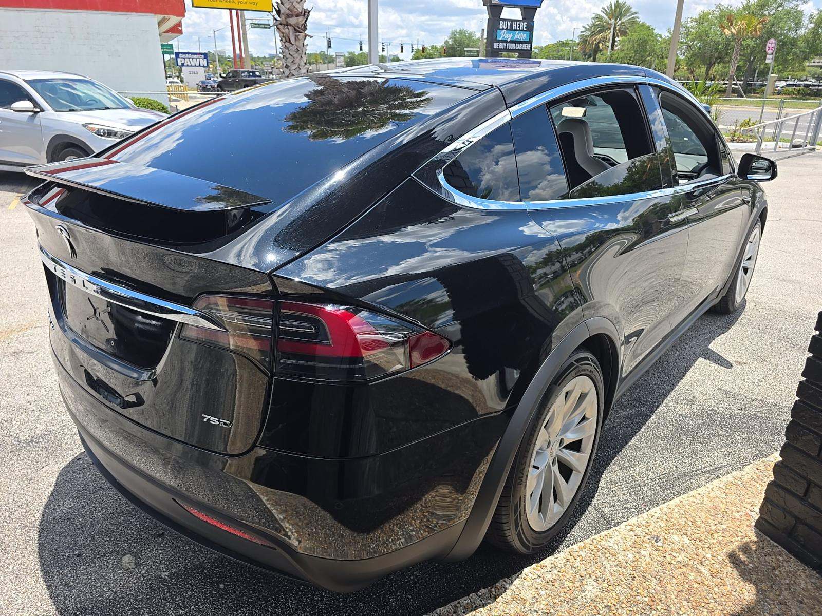TESLA MODEL X - 3
